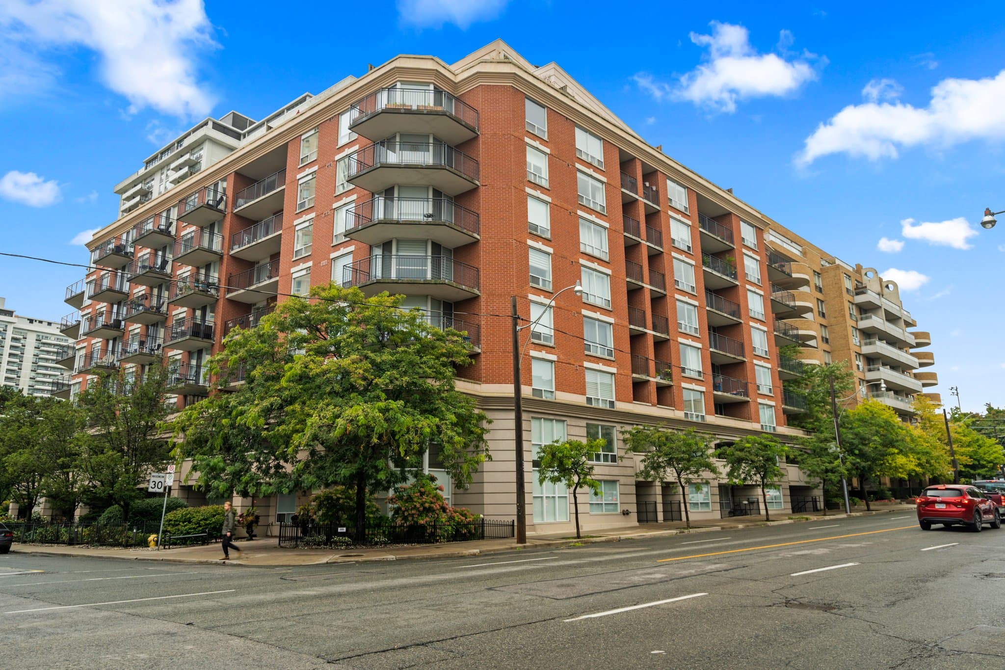 300 Balliol St Suite 412 Toronto, ON M4S 3G6