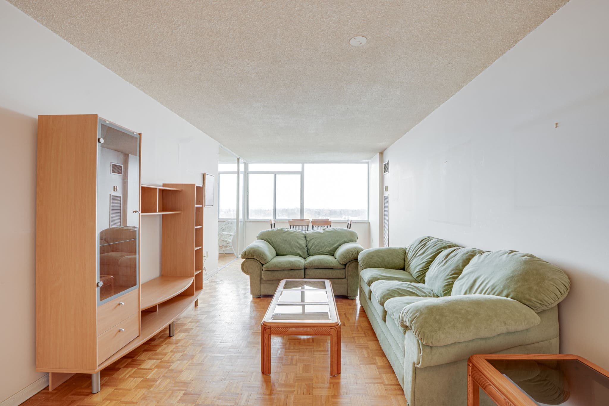 3000 Bathurst St Unit 904 Toronto, ON M6B 3B4