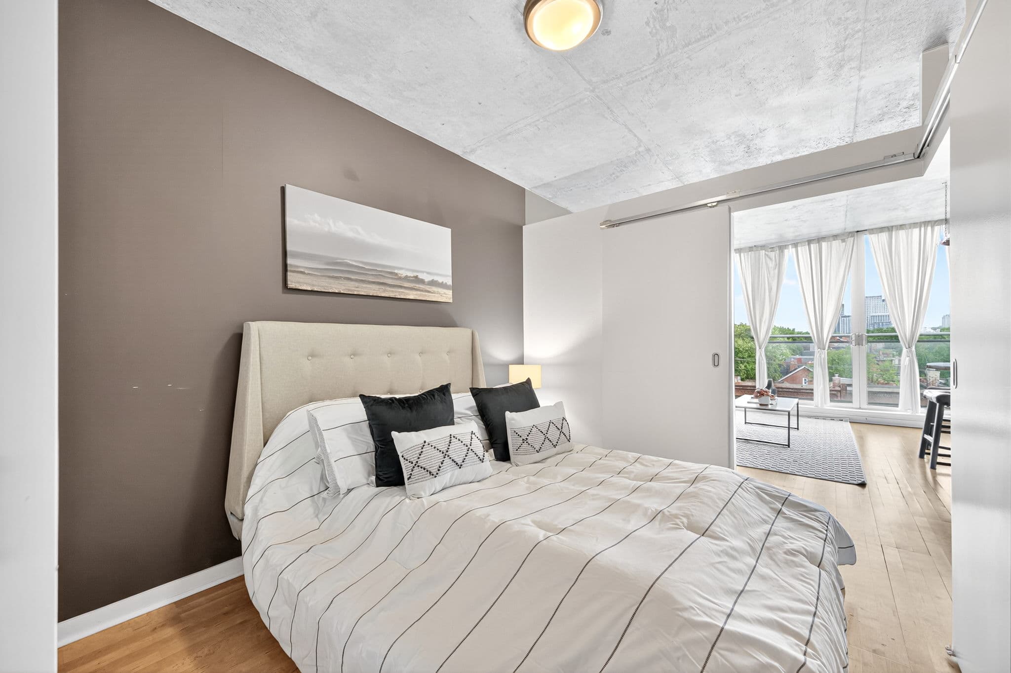 301 Markham St Toronto, ON M6G 4C1