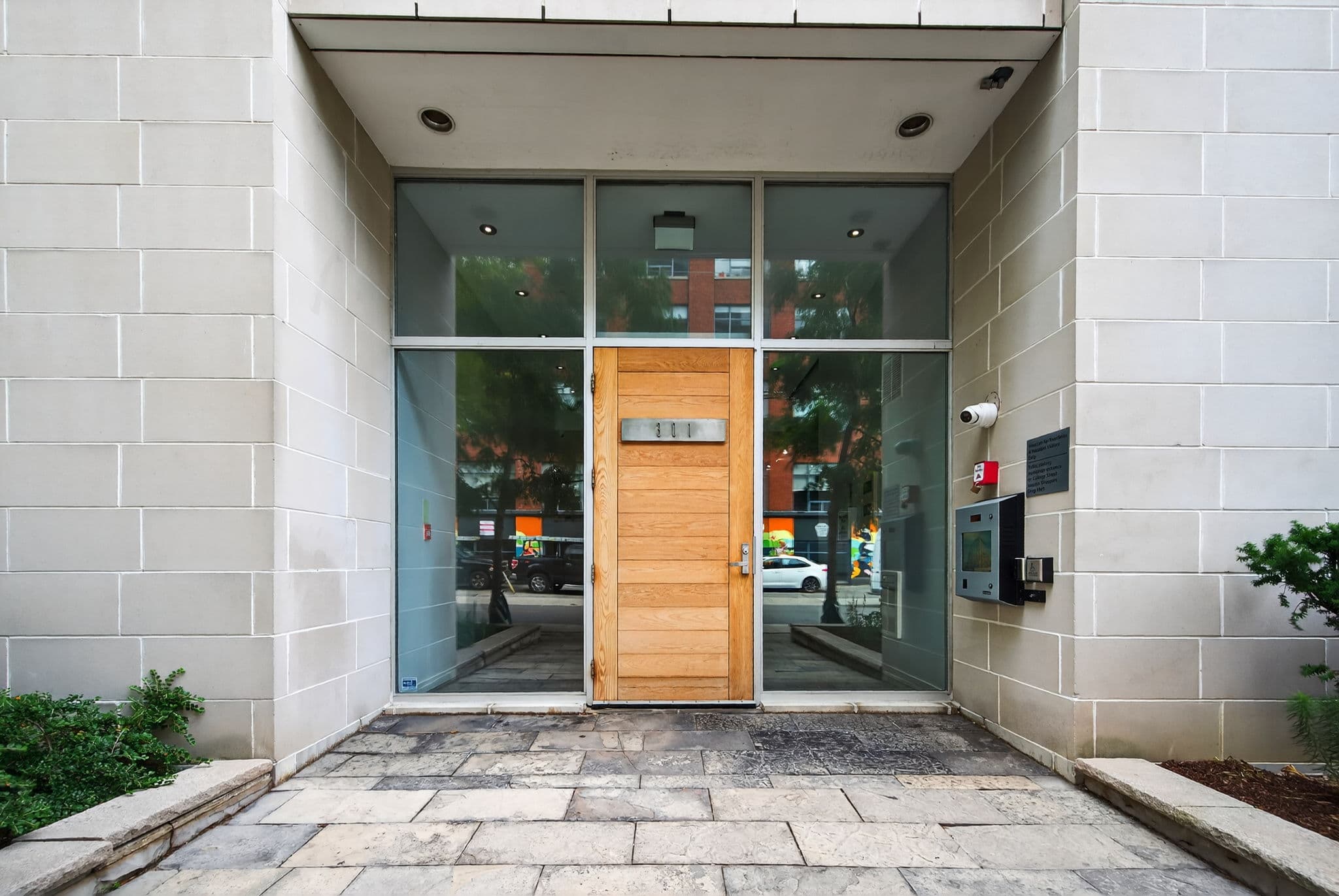 301 Markham St Toronto, ON M6G 4C1