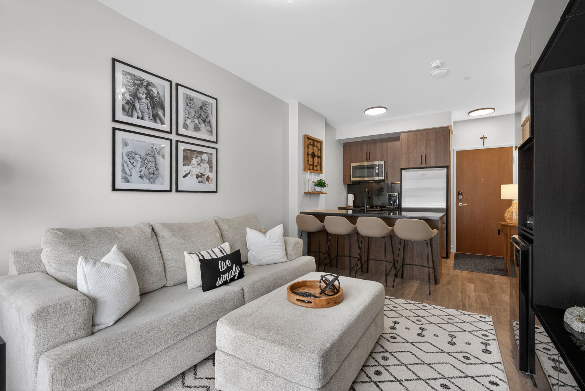 301 Sea Ray Ave unit 113 Innisfil, ON L9S 0J4