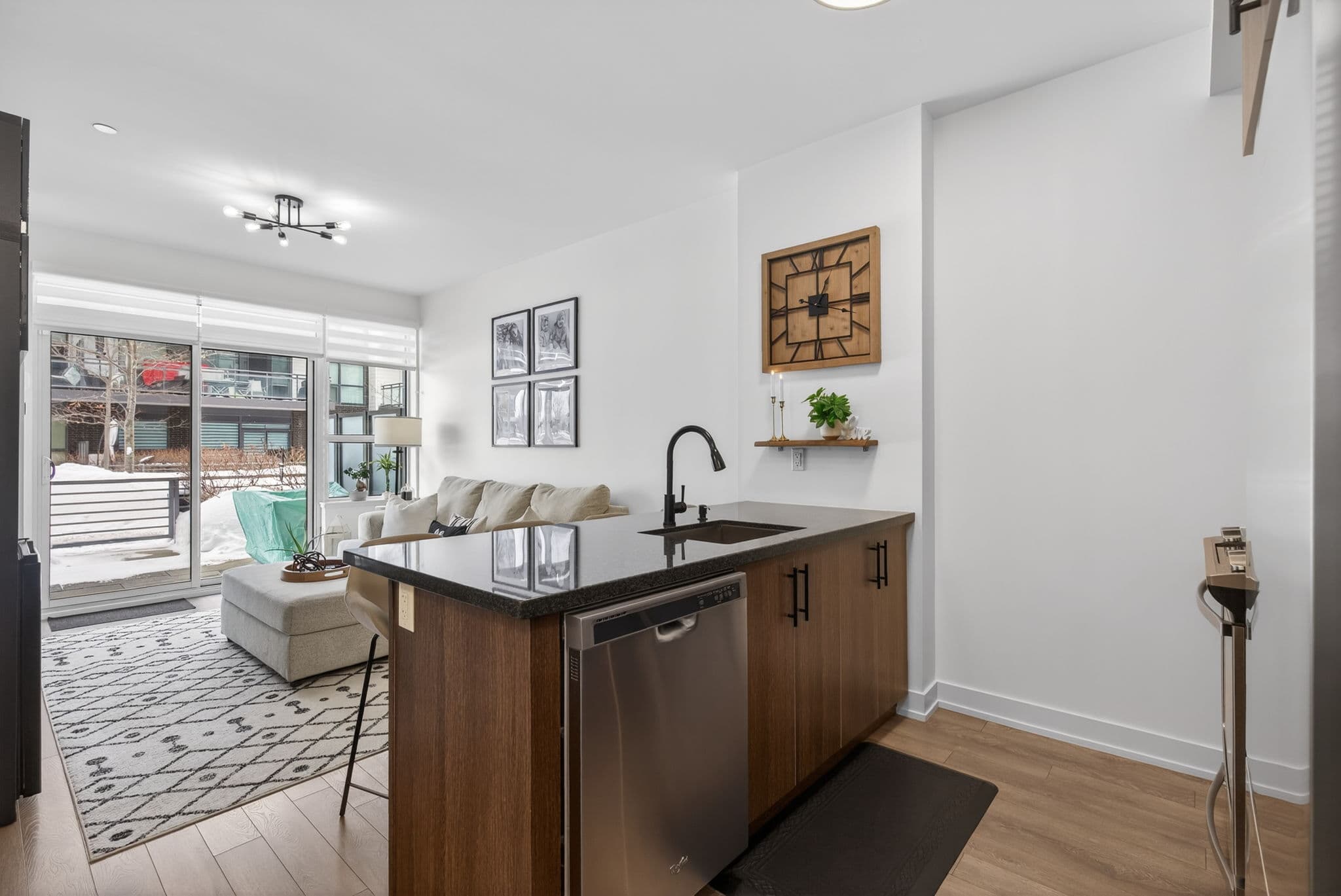 301 Sea Ray Ave unit 113 Innisfil, ON L9S 0J4