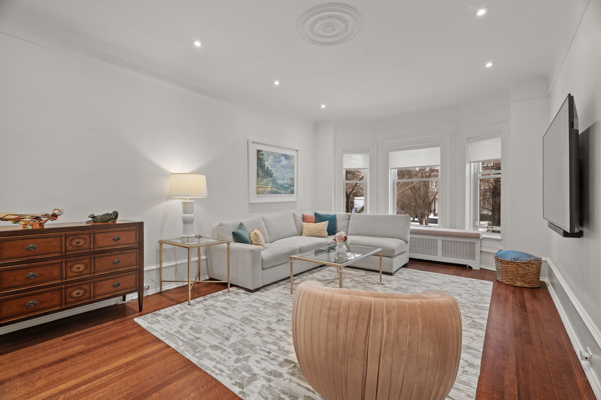 302 Russell Hill Rd Toronto, ON M4V 2T6