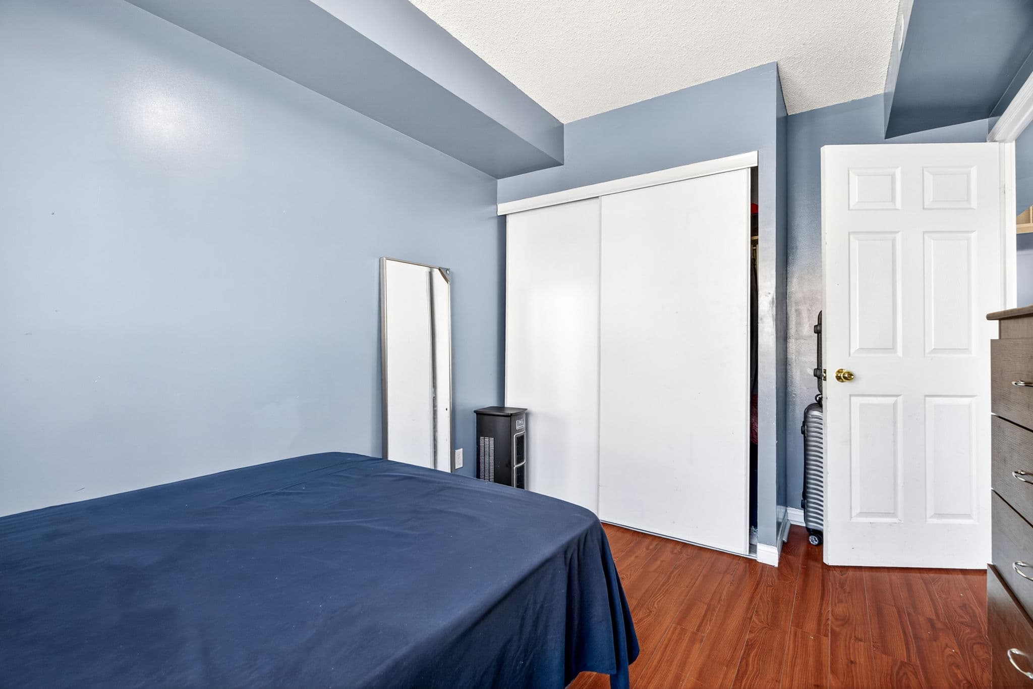 3035 Finch Ave W Unit 2022 Toronto, ON M9M 0A3