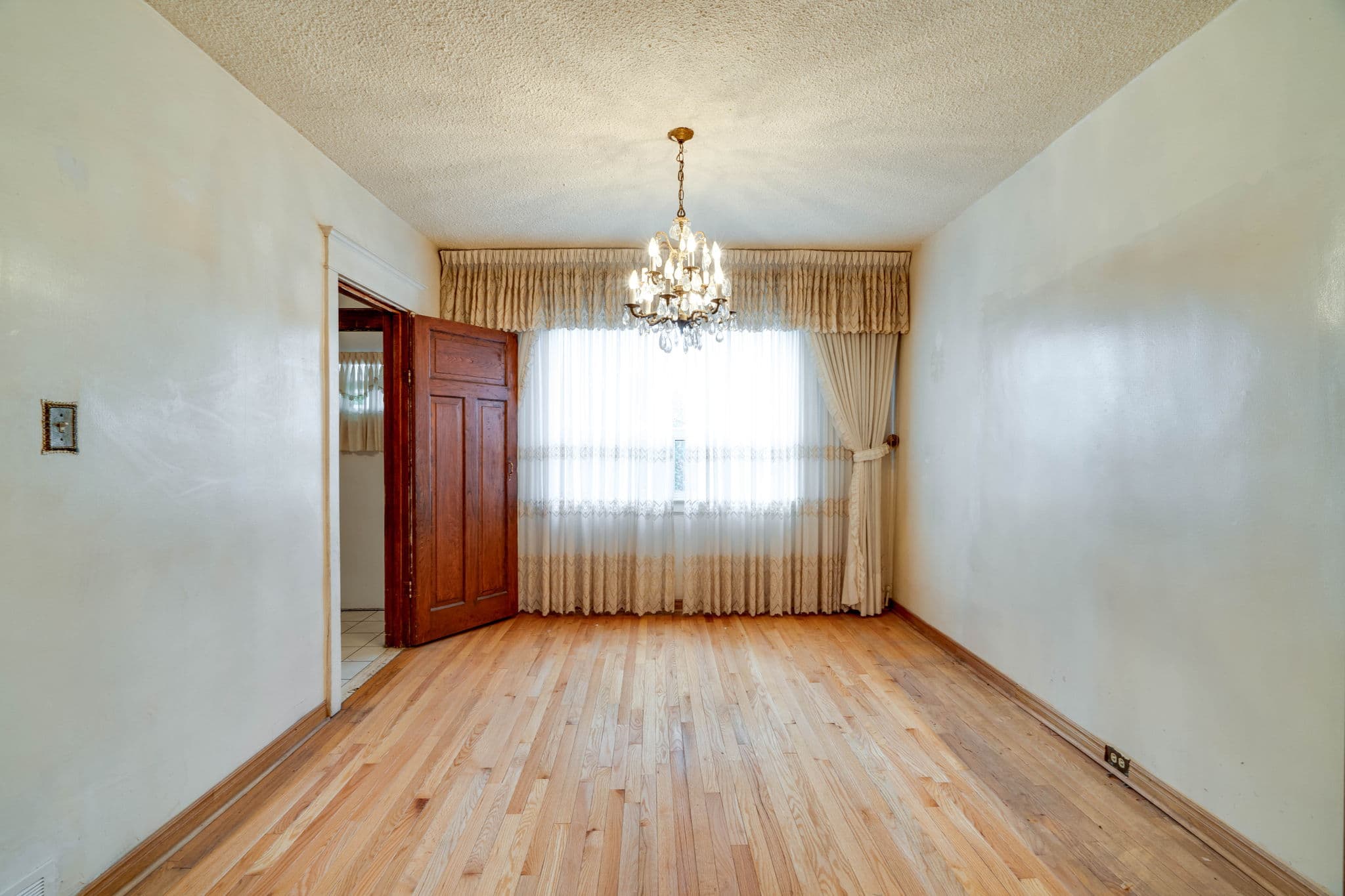 308 Glenholme Ave Toronto, ON M6E 3C8