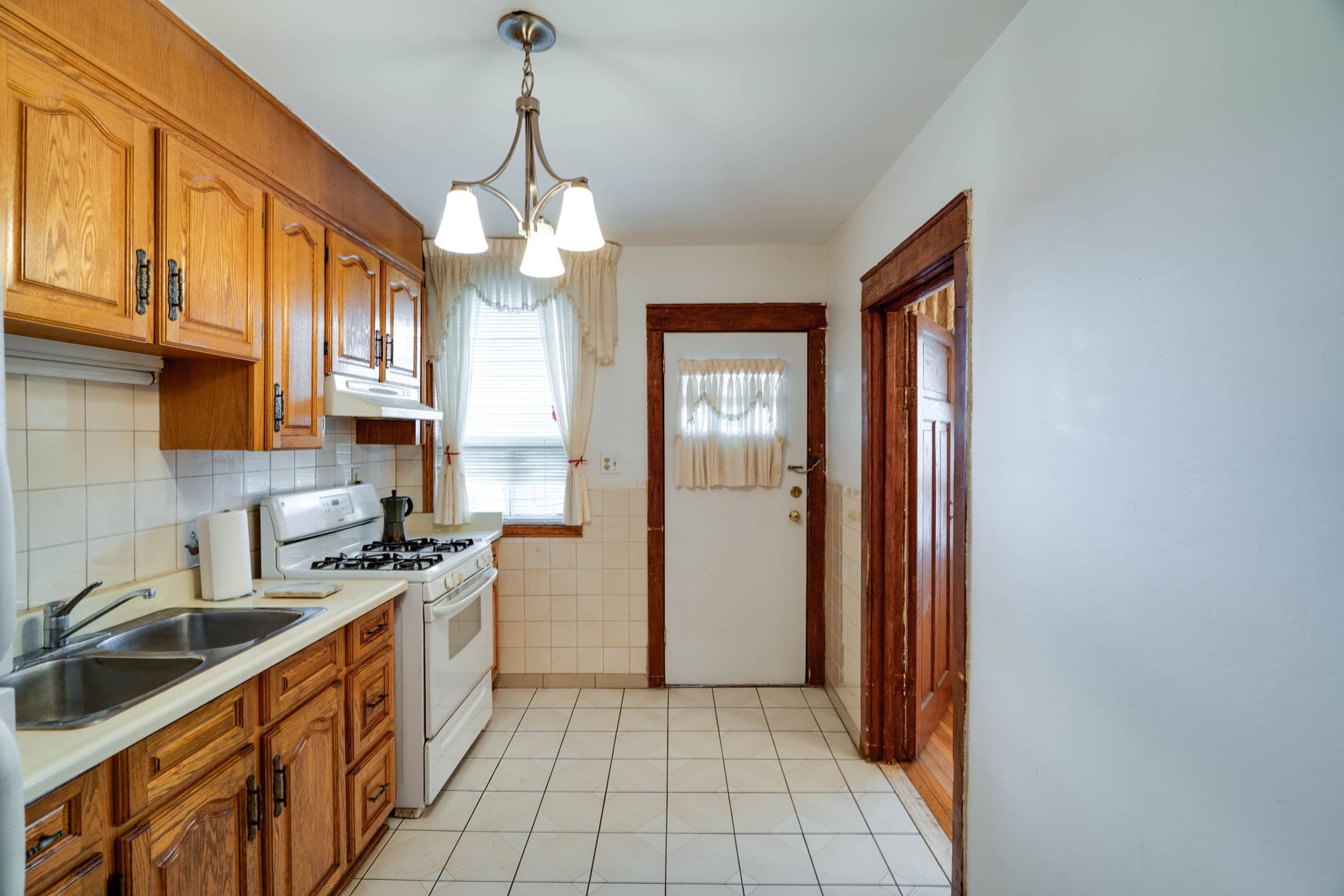 308 Glenholme Ave Toronto, ON M6E 3C8