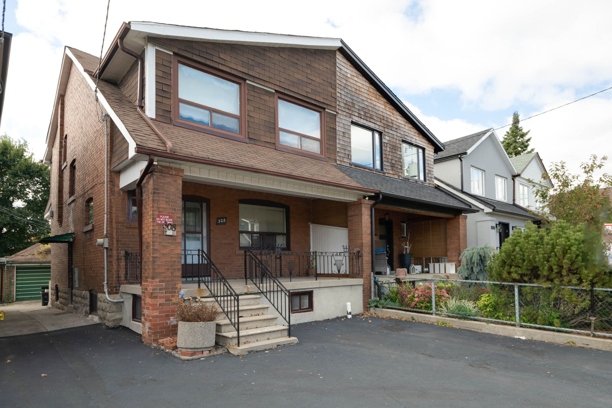 308 Glenholme Ave Toronto, ON M6E 3C8