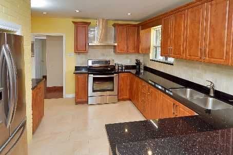 31 Danby Ave Toronto, ON M3H 2J2
