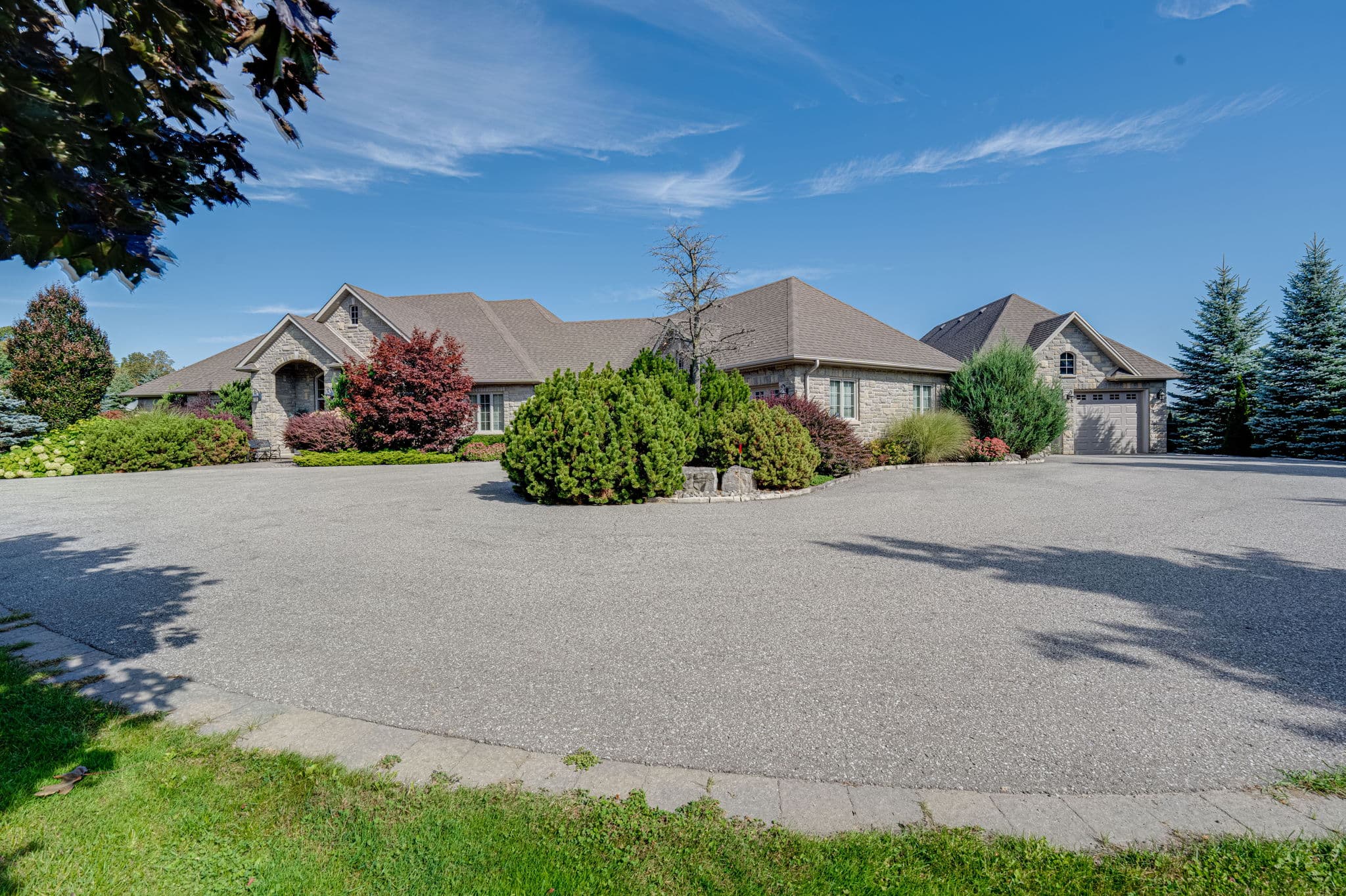 31 Mabee Dr Bolton, ON L7E 0C2