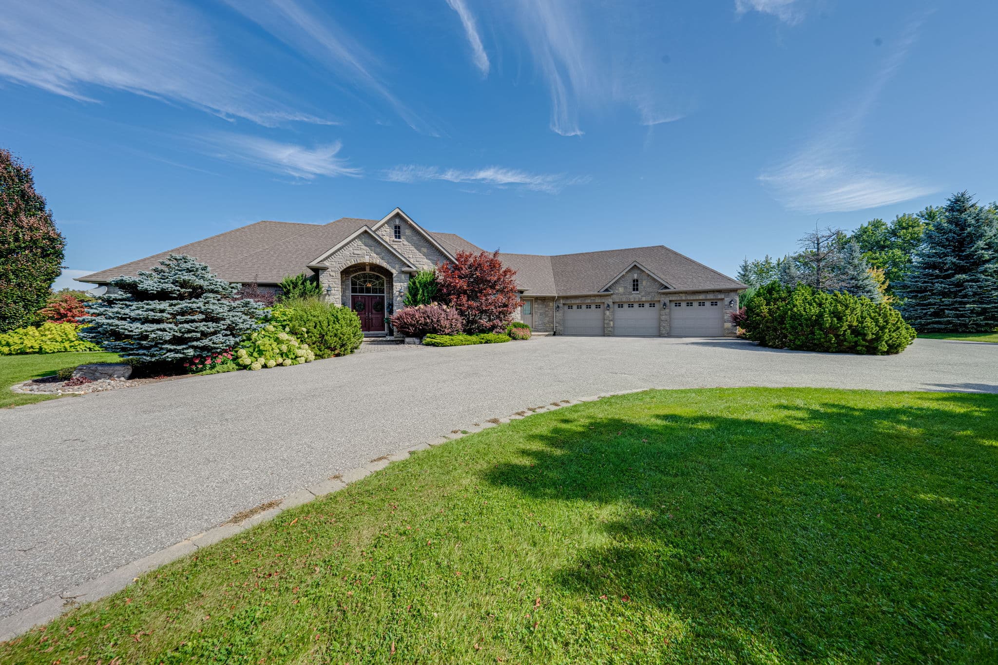 31 Mabee Dr Bolton, ON L7E 0C2