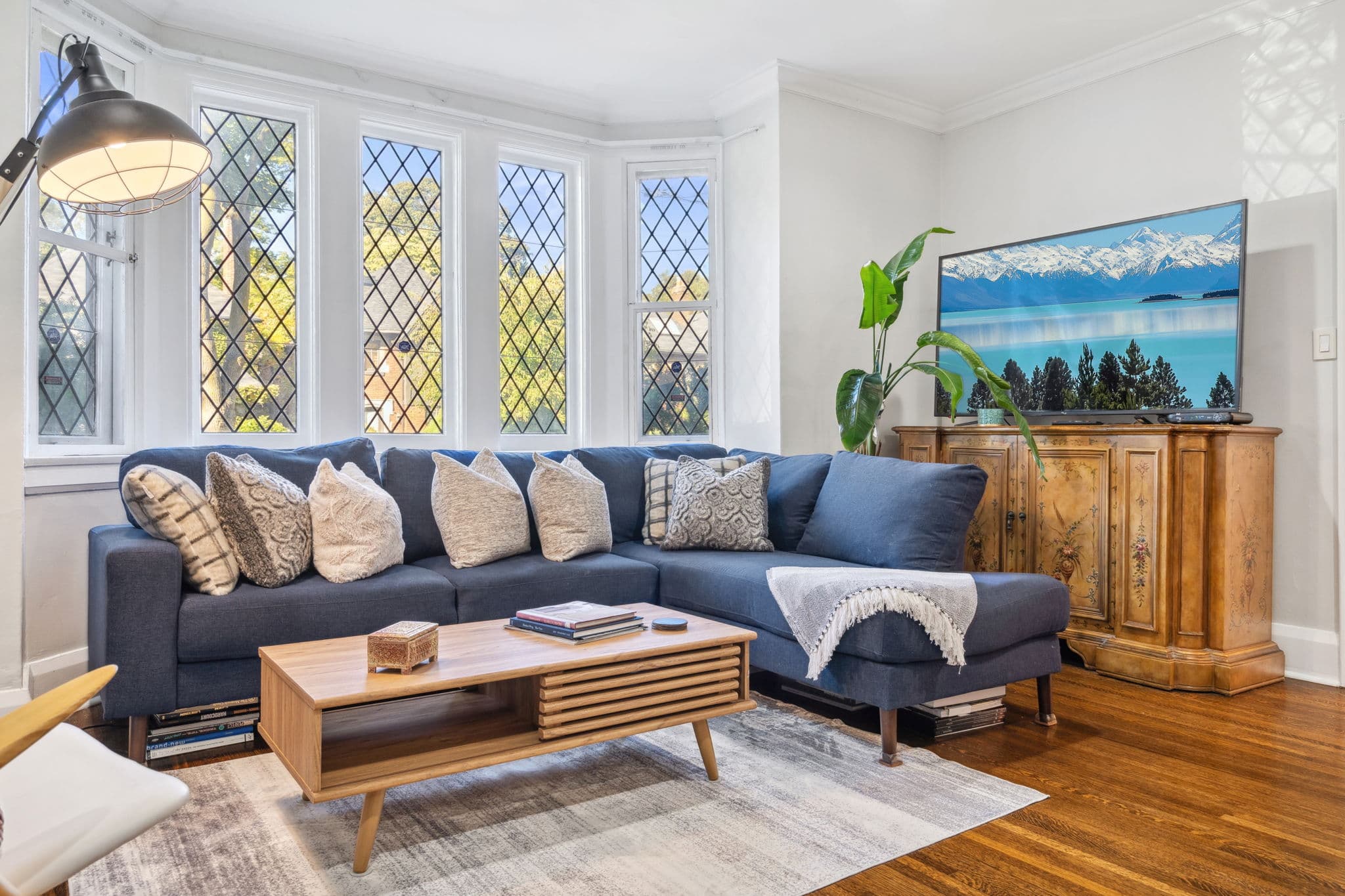 31 Whitehall Rd Toronto, ON M4W 2C5