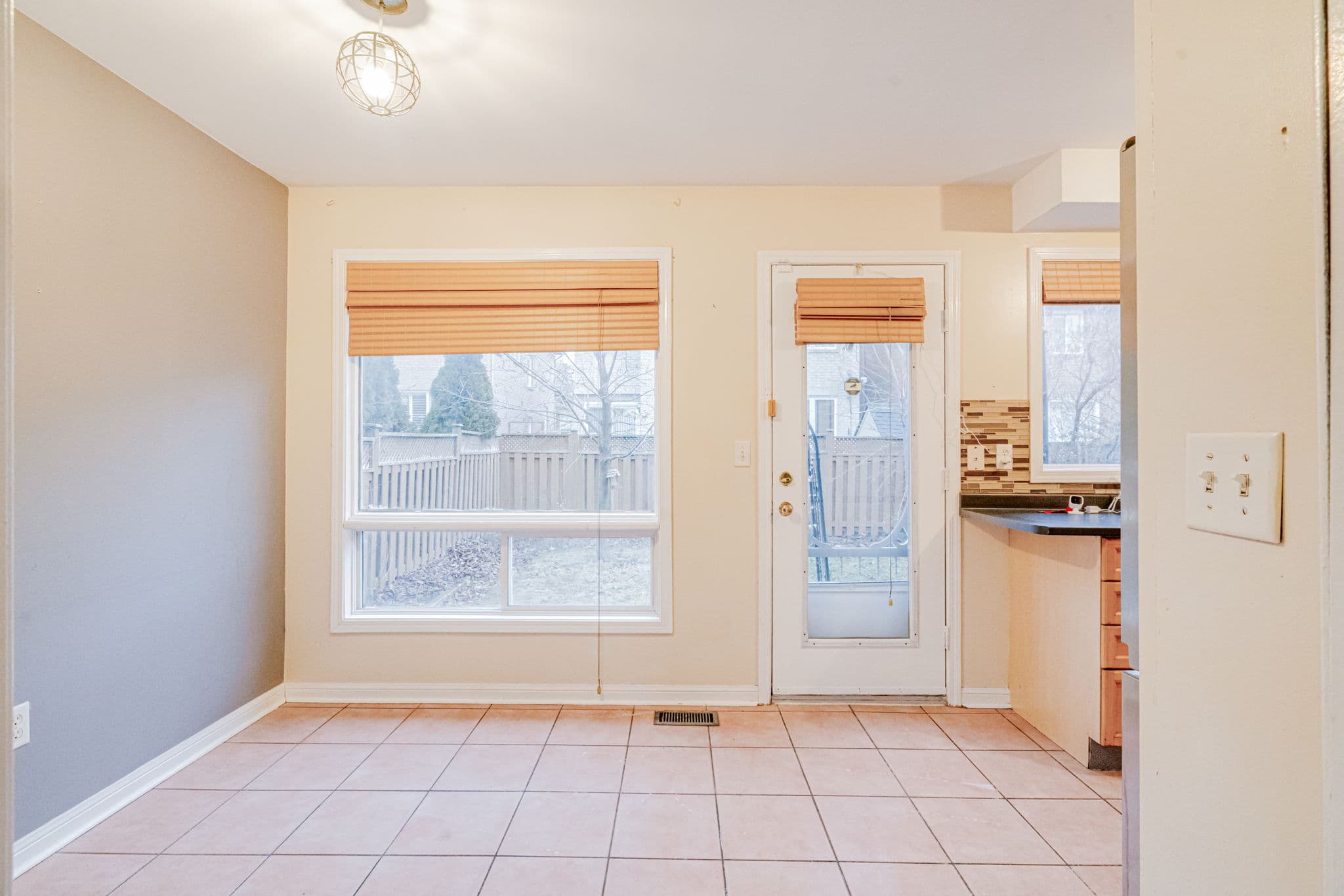 3155 Rock Harbour Rd Mississauga, ON L5B 4G4