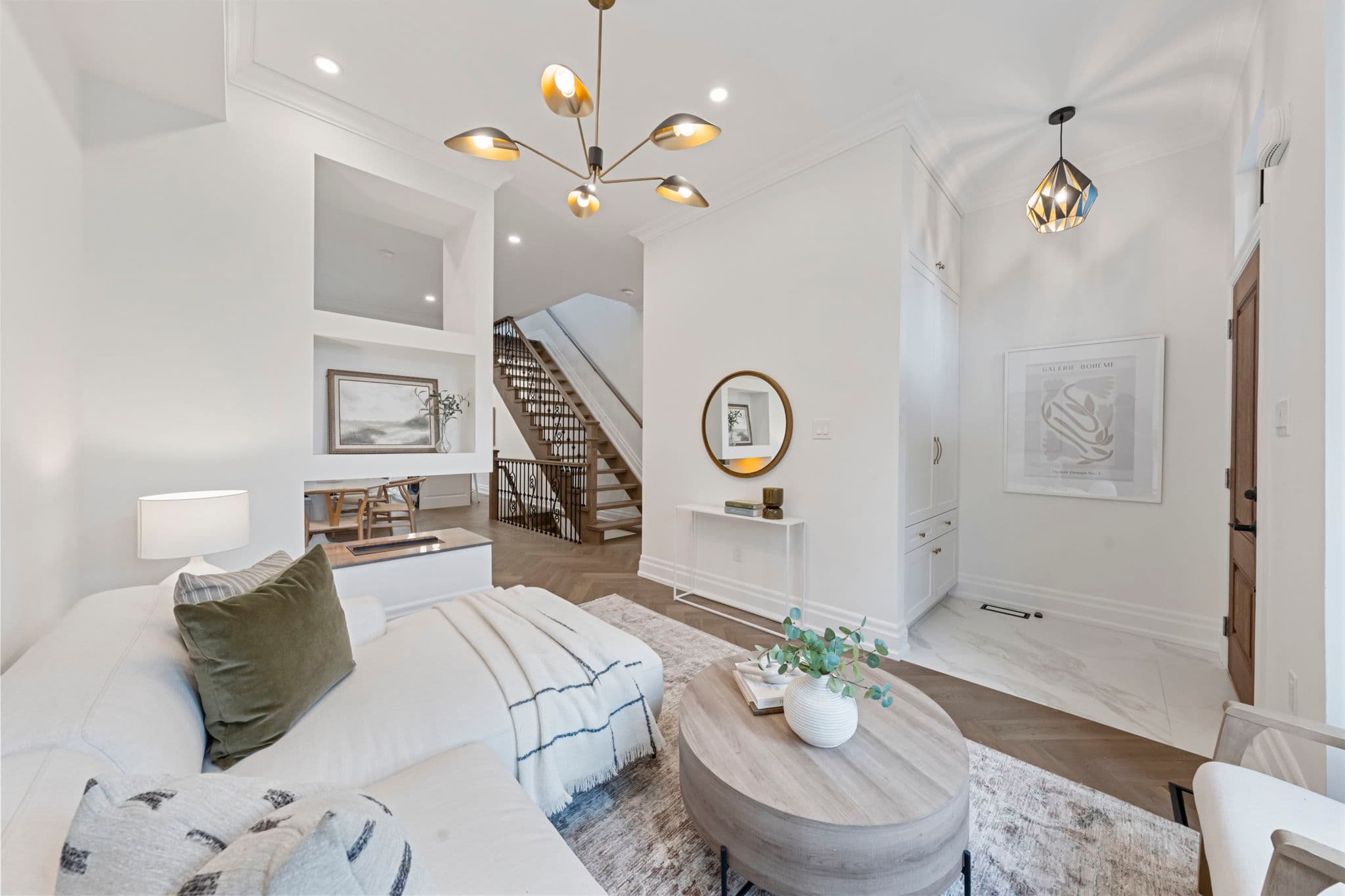 319 Indian Rd Crescent Toronto, ON M6P 2G9