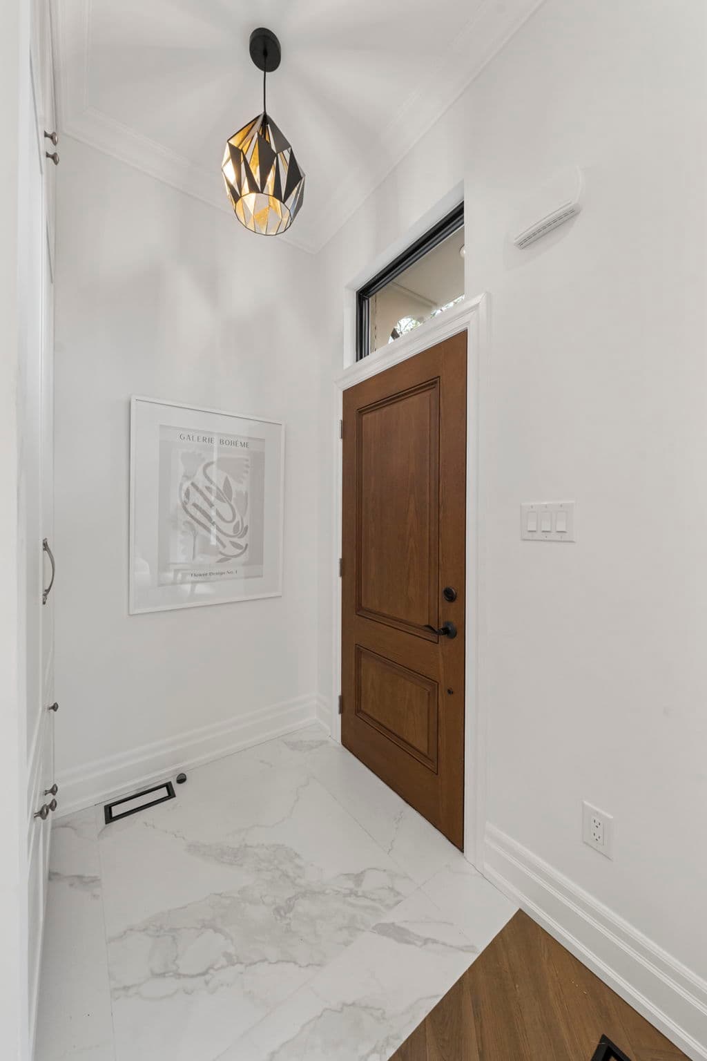 319 Indian Rd Crescent Toronto, ON M6P 2G9