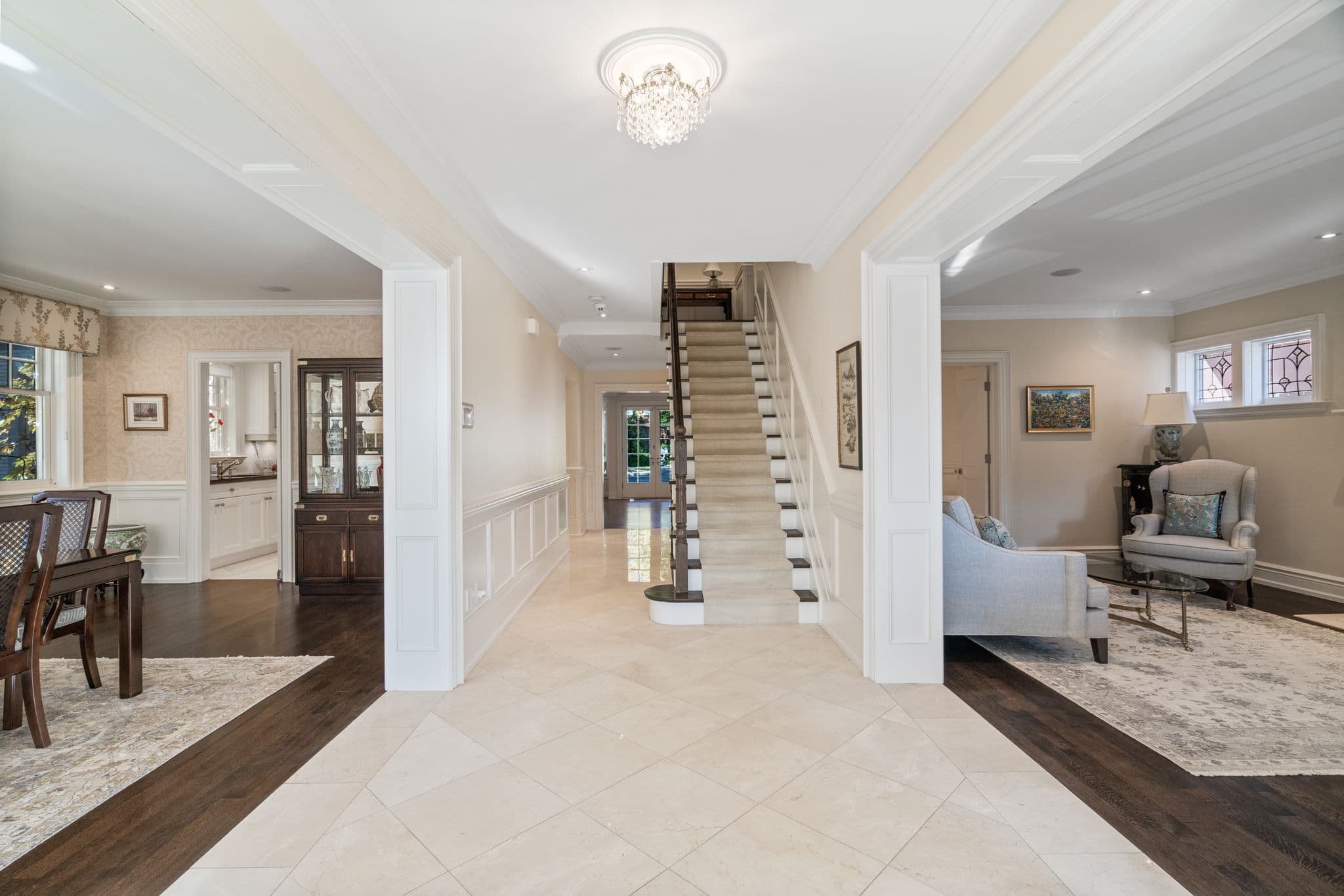 32 Ava Rd Toronto, ON M5P 1Y4