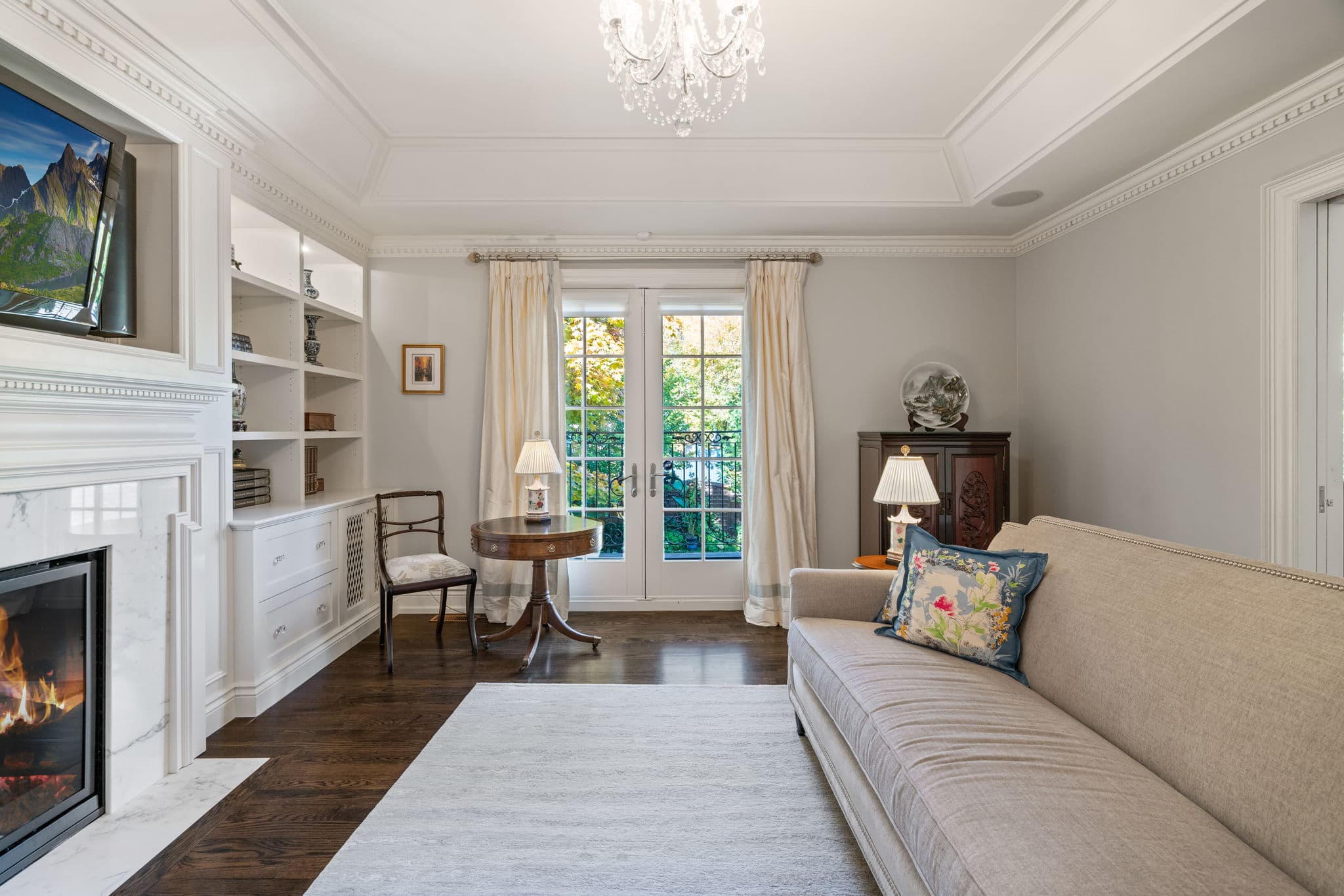 32 Ava Rd Toronto, ON M5P 1Y4