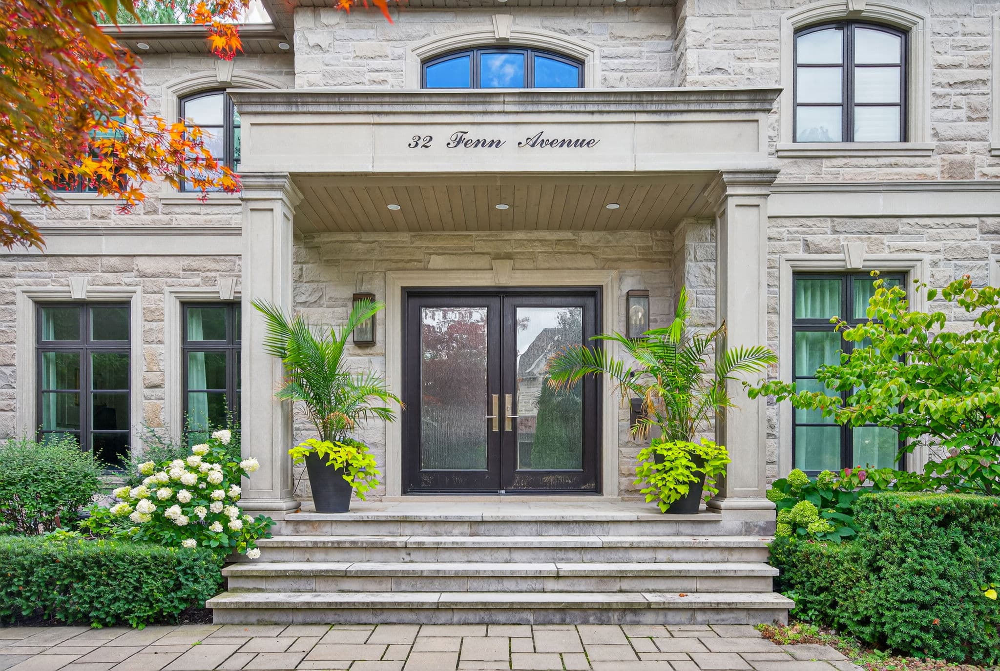 32 Fenn Ave Toronto, ON M2L 1M6