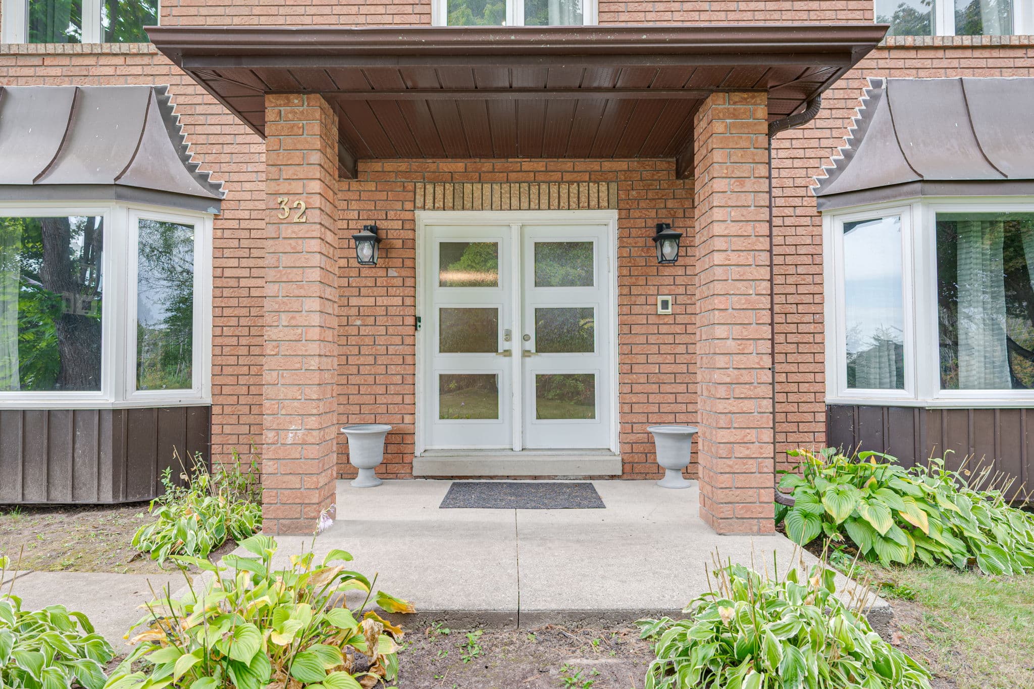 32 Grandview Crescent Bradford West Gwillimbury, ON L3Z 2A5