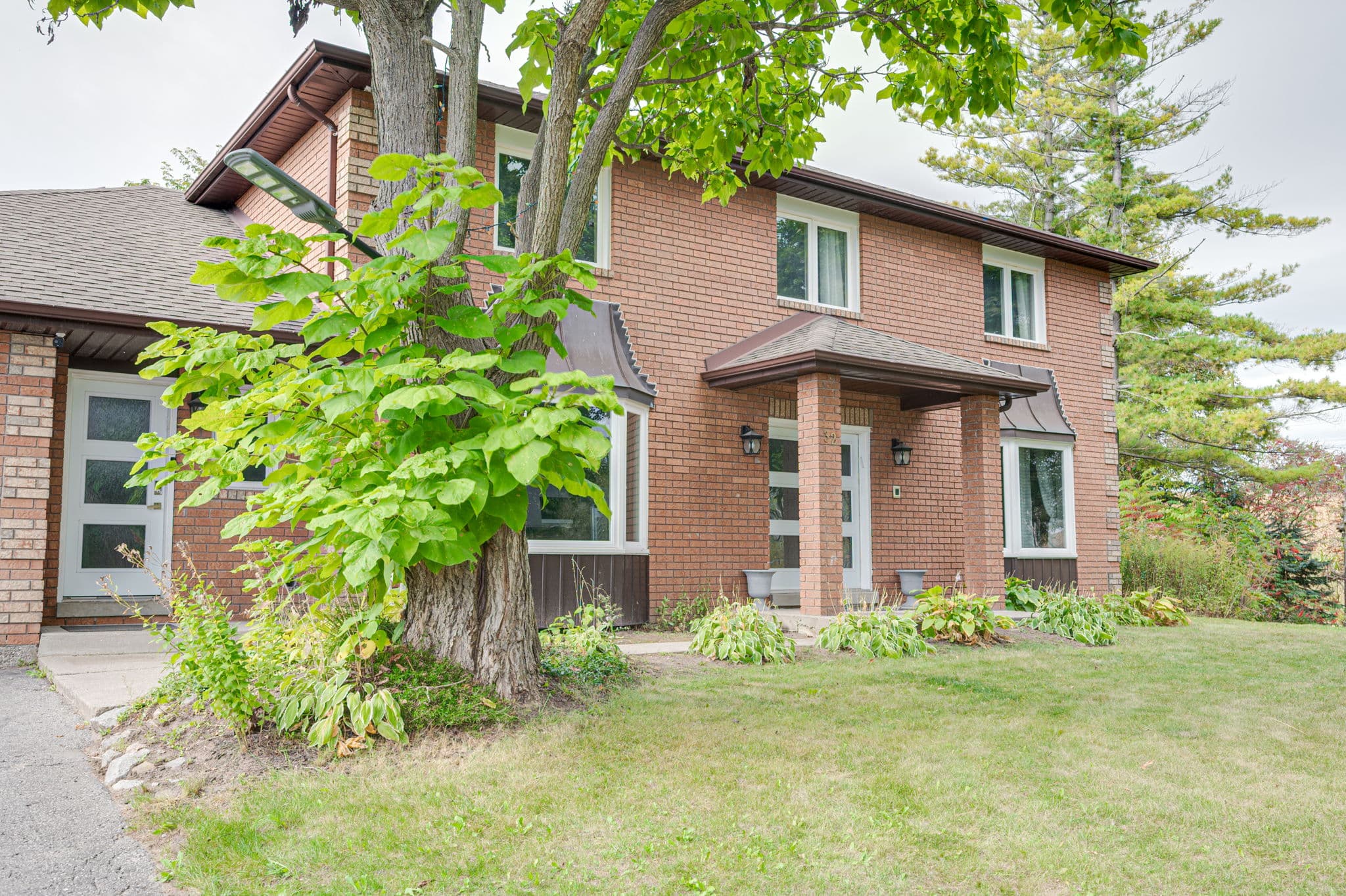 32 Grandview Crescent Bradford West Gwillimbury, ON L3Z 2A5
