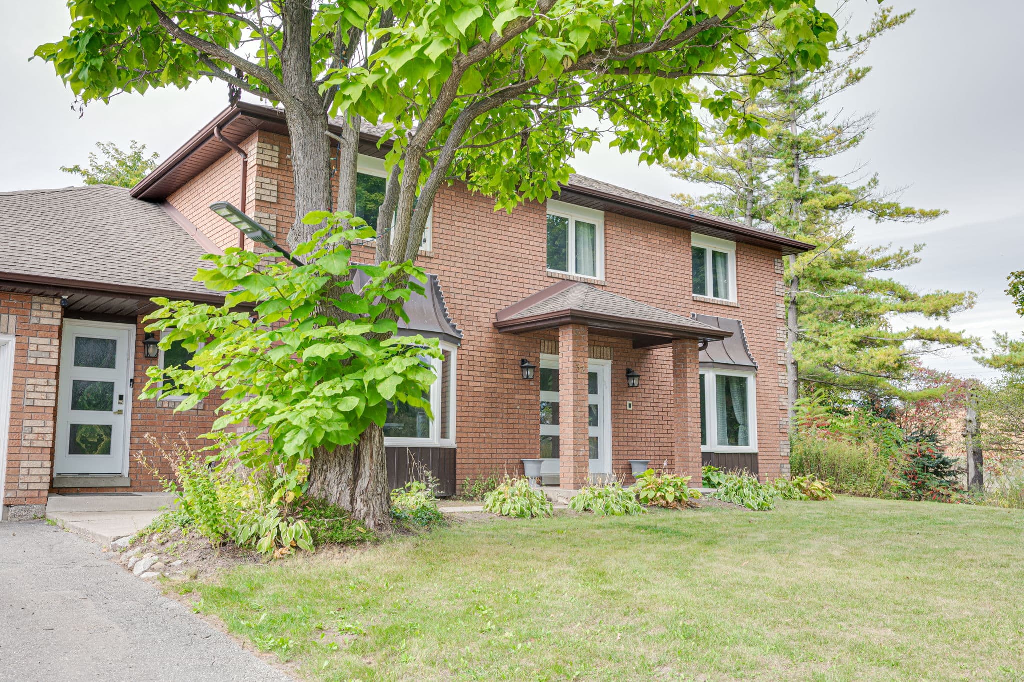 32 Grandview Crescent Bradford West Gwillimbury, ON L3Z 2A5