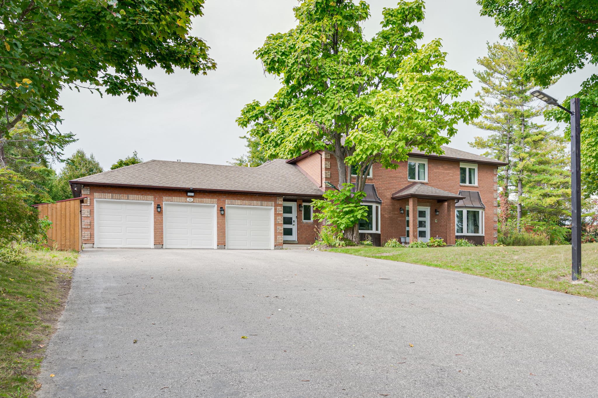 32 Grandview Crescent Bradford West Gwillimbury, ON L3Z 2A5