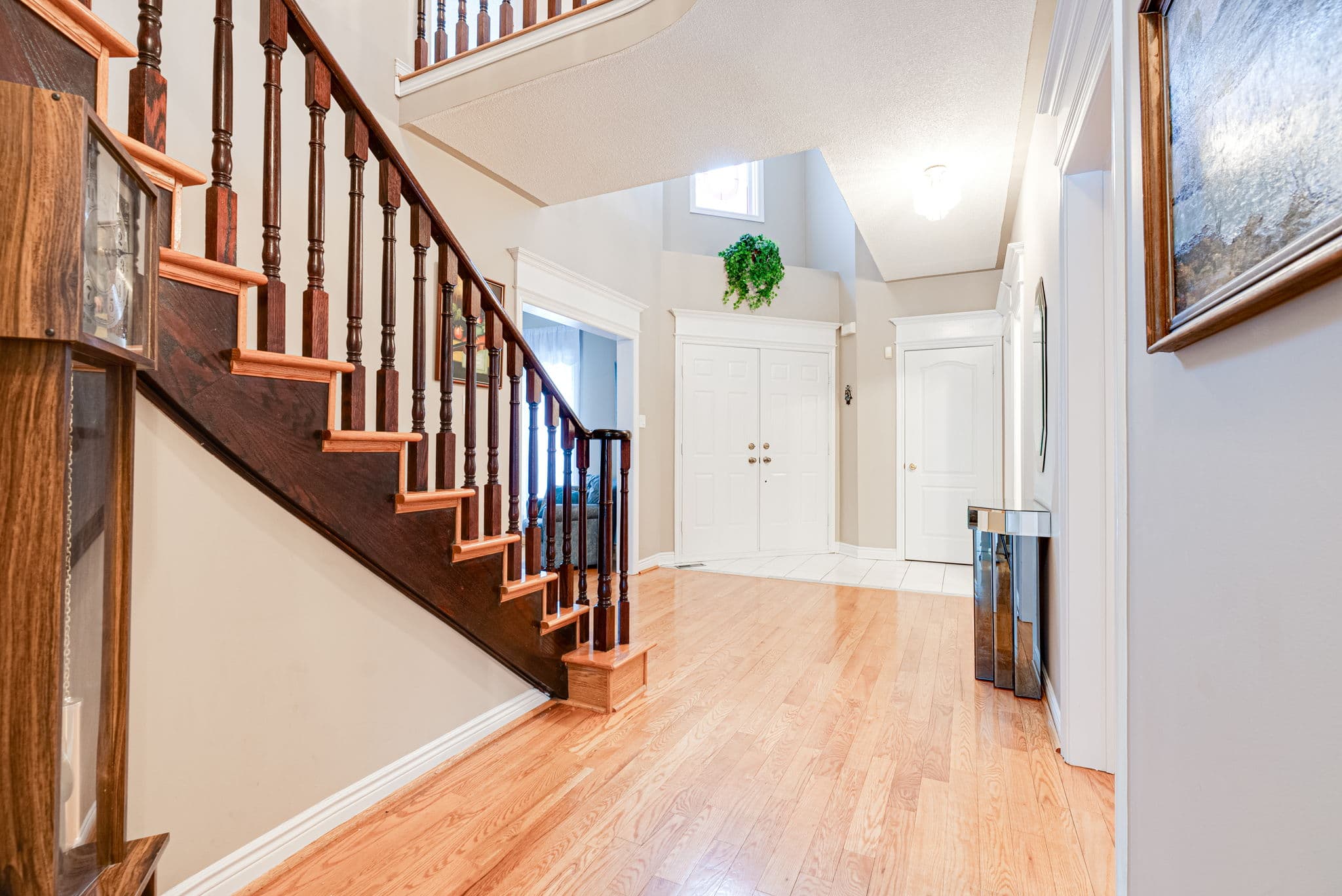 32 Loma Vista Dr Vaughan, ON L4J 7S3