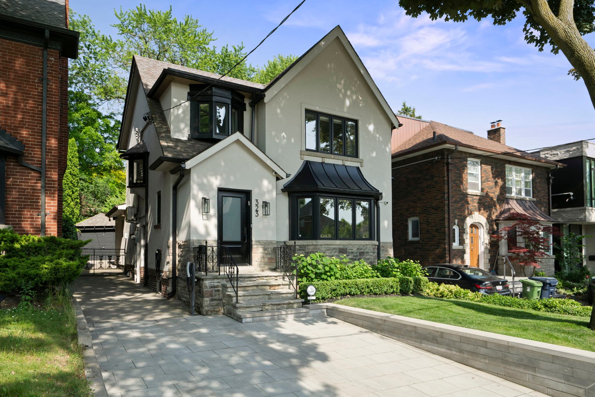 323 Warren Rd Toronto, ON M5P 2M7