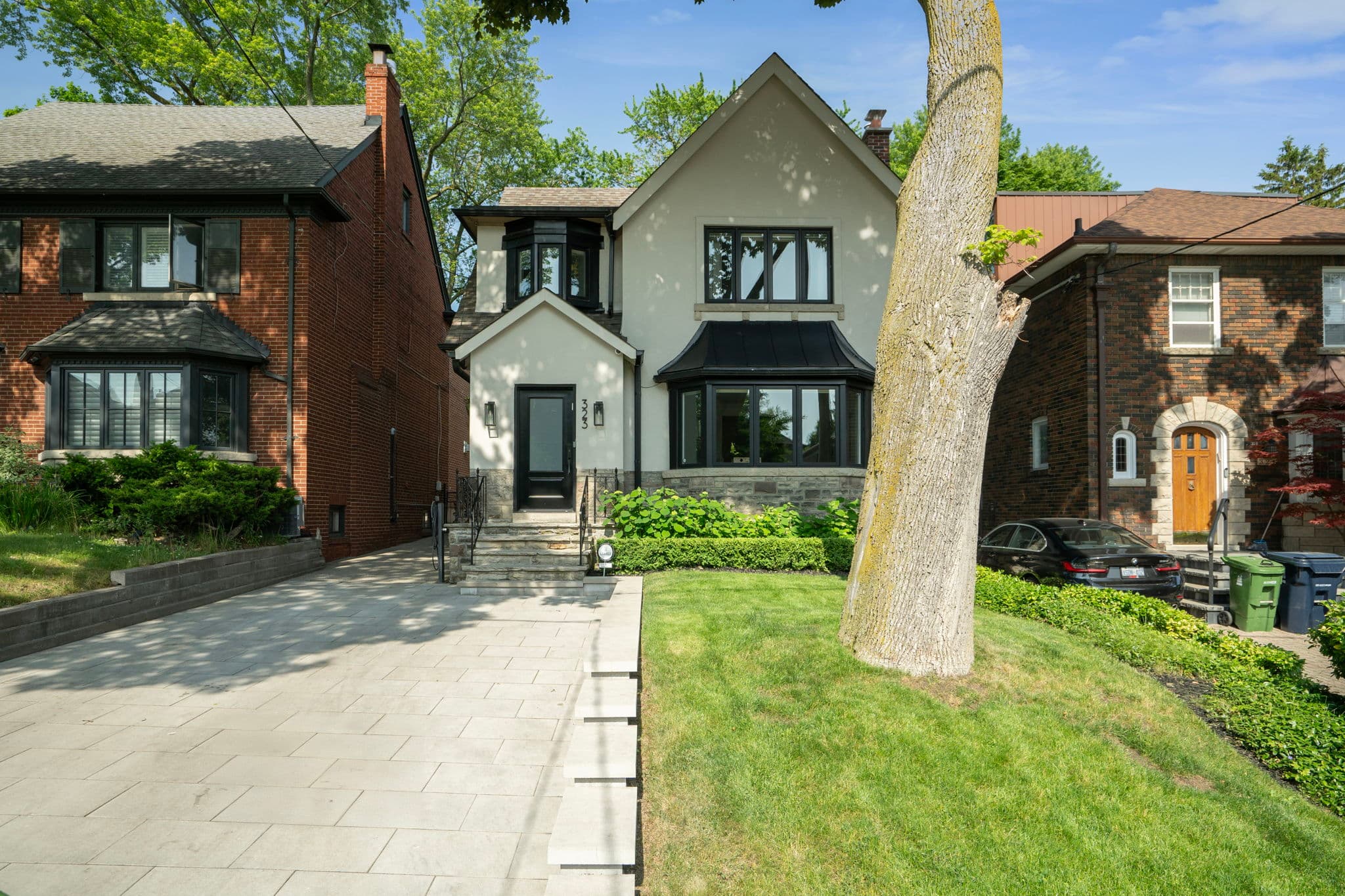 323 Warren Rd Toronto, ON M5P 2M7