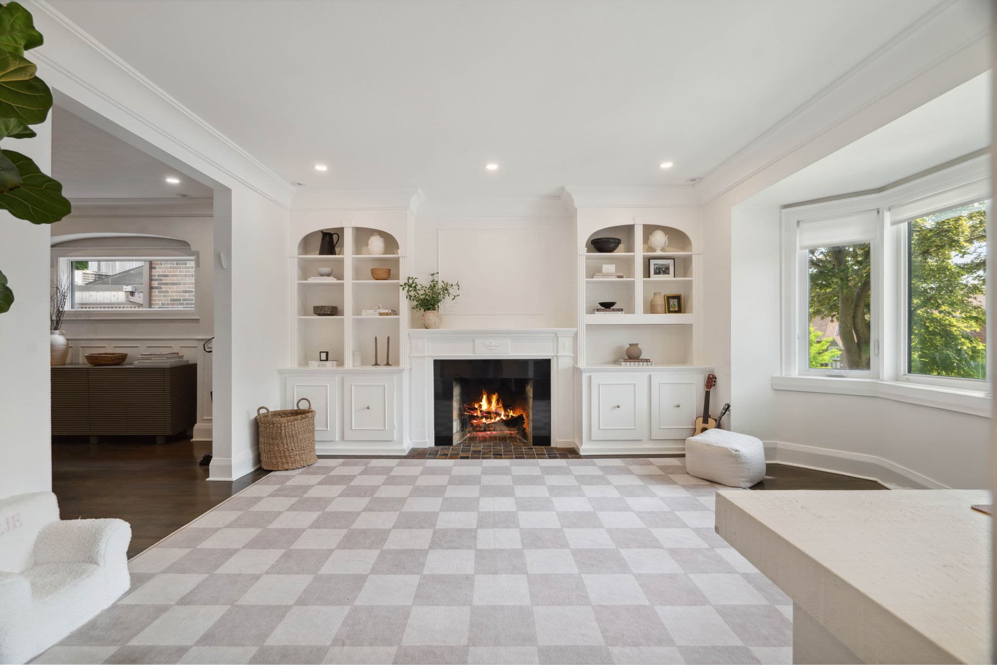 323 Warren Rd Toronto, ON M5P 2M7