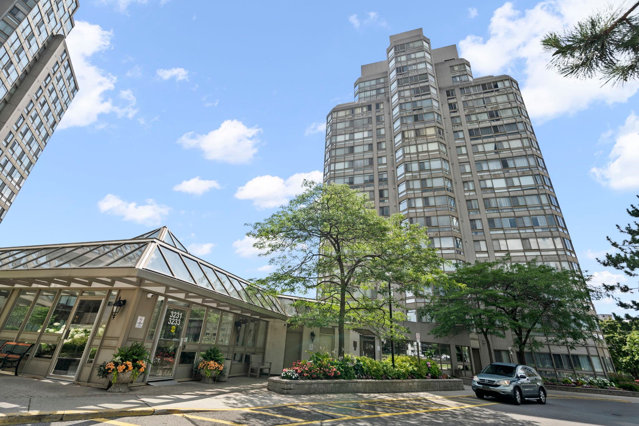3231 Eglinton Ave E Unit 1501b Toronto, ON M1J 3N5