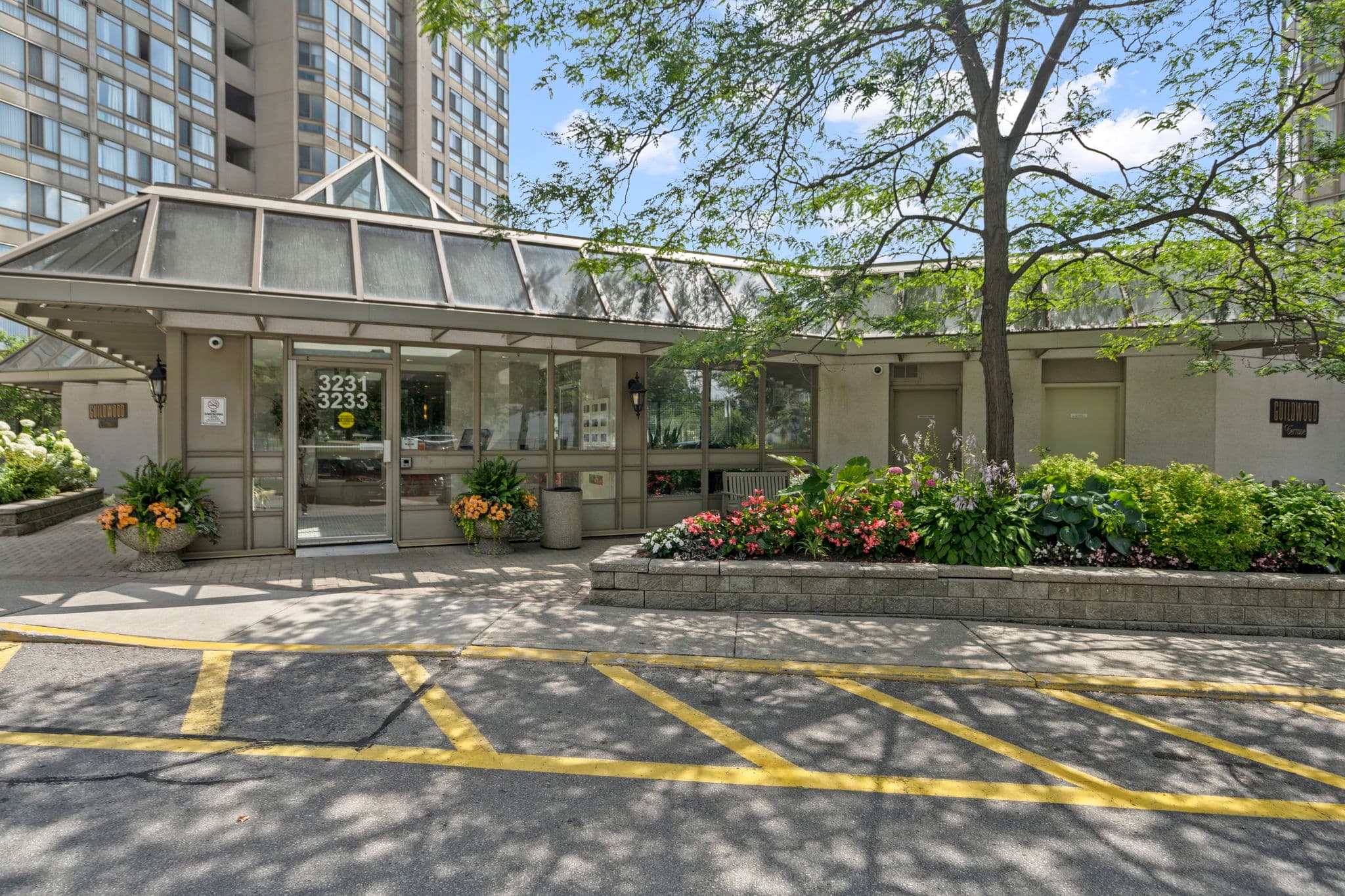 3231 Eglinton Ave E Unit 1501b Toronto, ON M1J 3N5