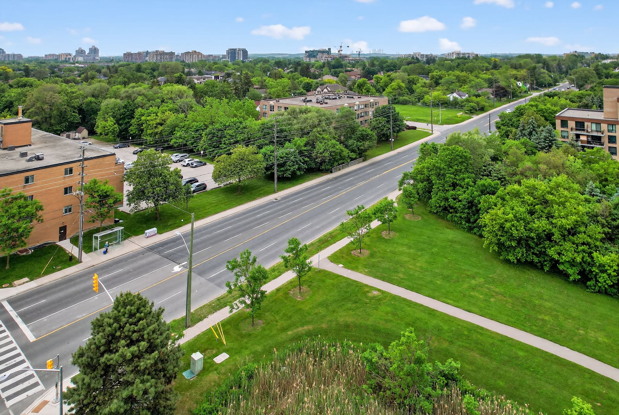 326 Major MacKenzie Dr. 619 Richmond Hill, ON L4C 8T4