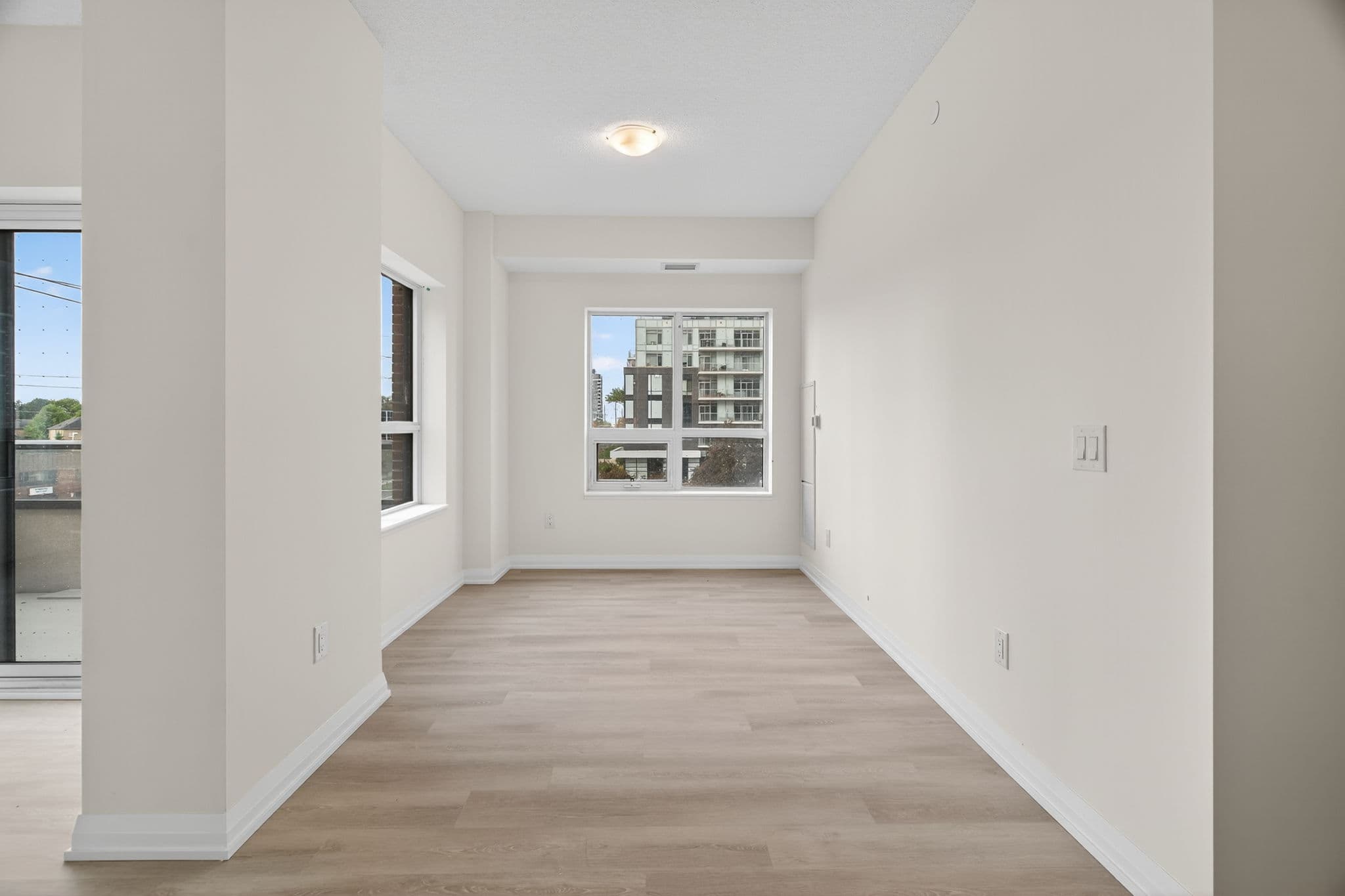 3260 Sheppard Ave E Unit 414 Toronto, ON M1T 3K3