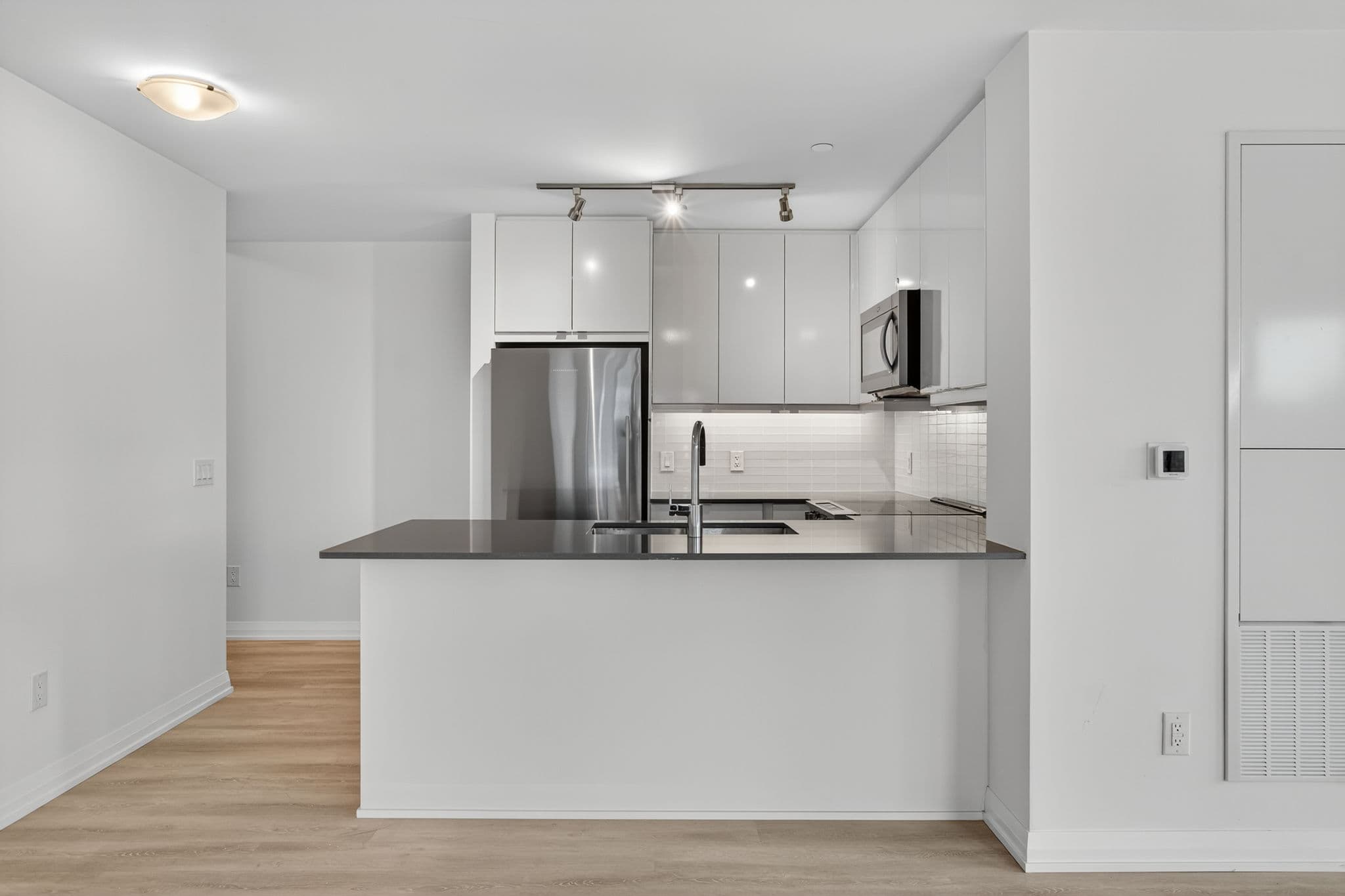 3260 Sheppard Ave E Unit 414 Toronto, ON M1T 3K3