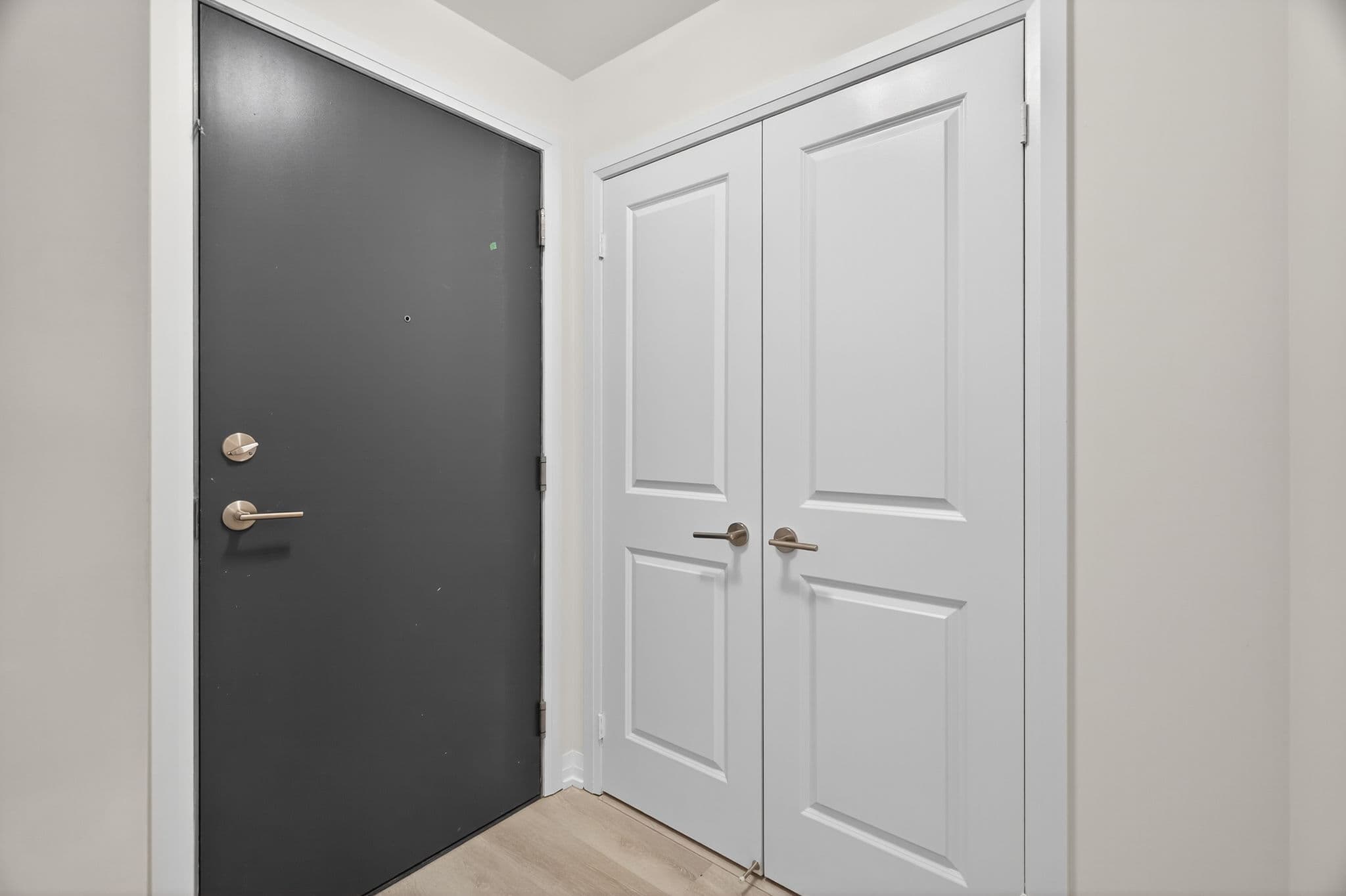 3260 Sheppard Ave E Unit 414 Toronto, ON M1T 3K3