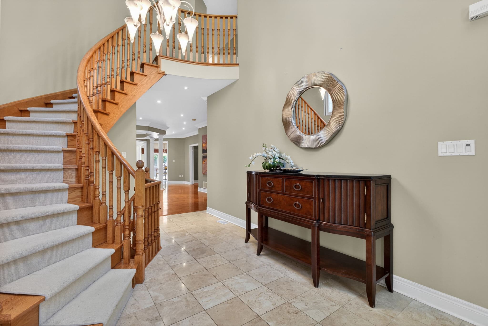 33 Chopin Blvd Vaughan, ON L4J 8Y6