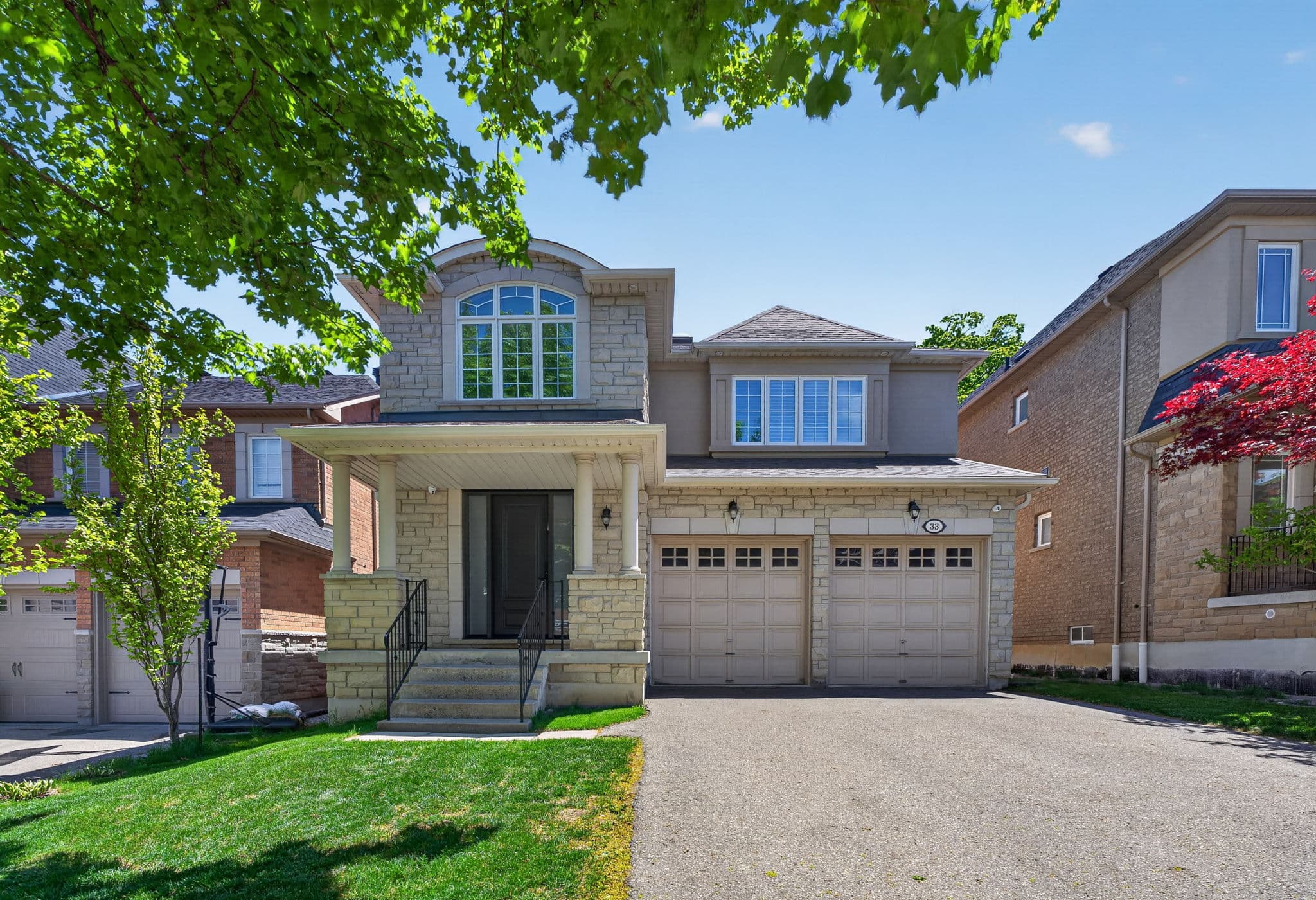 33 Chopin Blvd Vaughan, ON L4J 8Y6