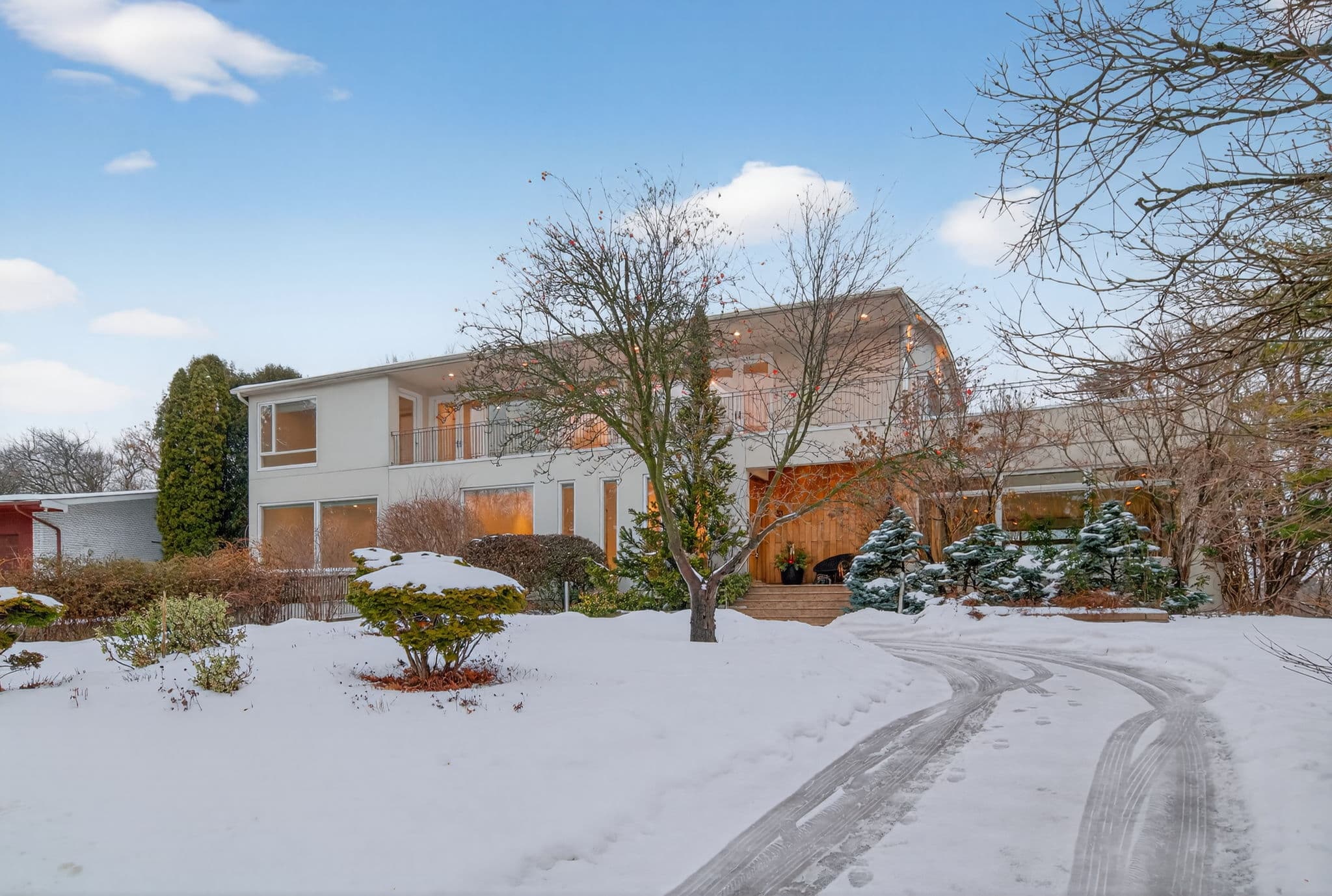 33 Fairway Heights Dr Markham, ON L3T 3A7