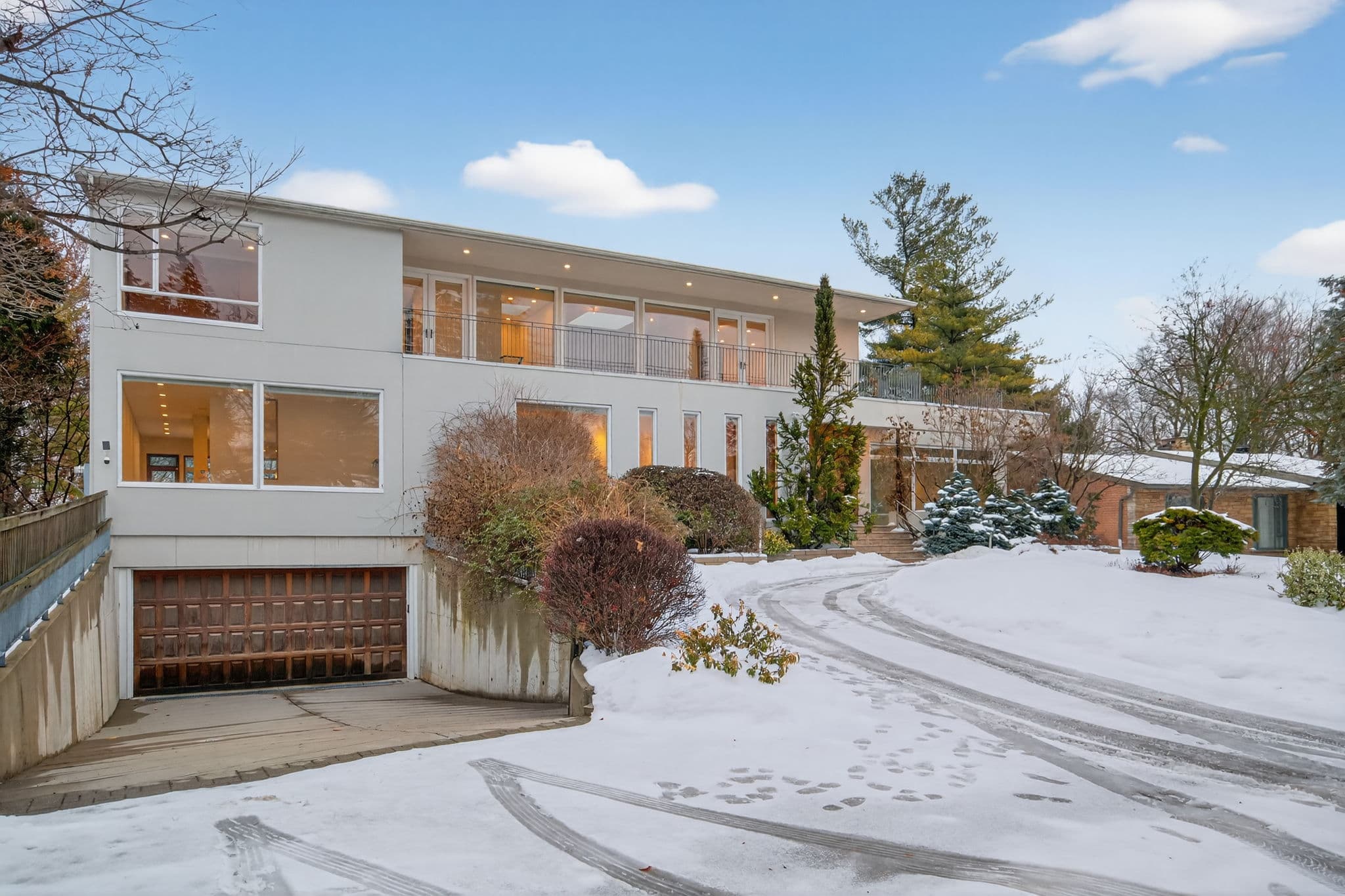33 Fairway Heights Dr Markham, ON L3T 3A7