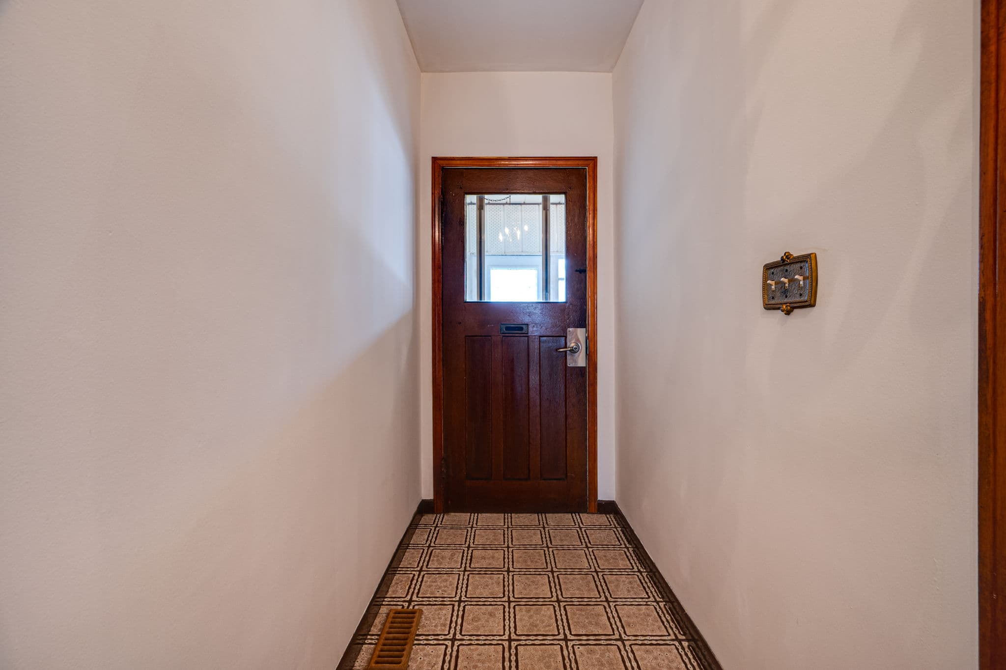 33 Hounslow Heath Rd Toronto, ON M6N 1G7