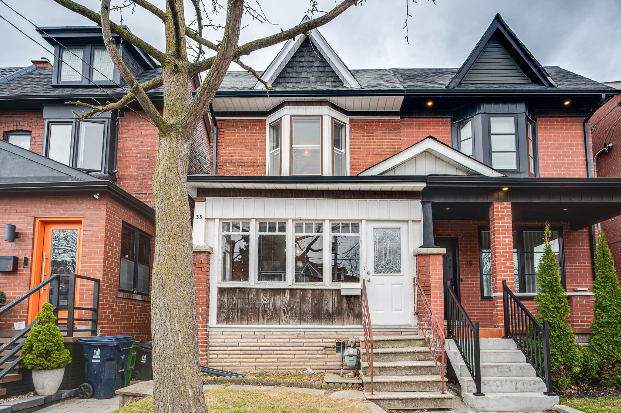 33 Hounslow Heath Rd Toronto, ON M6N 1G7