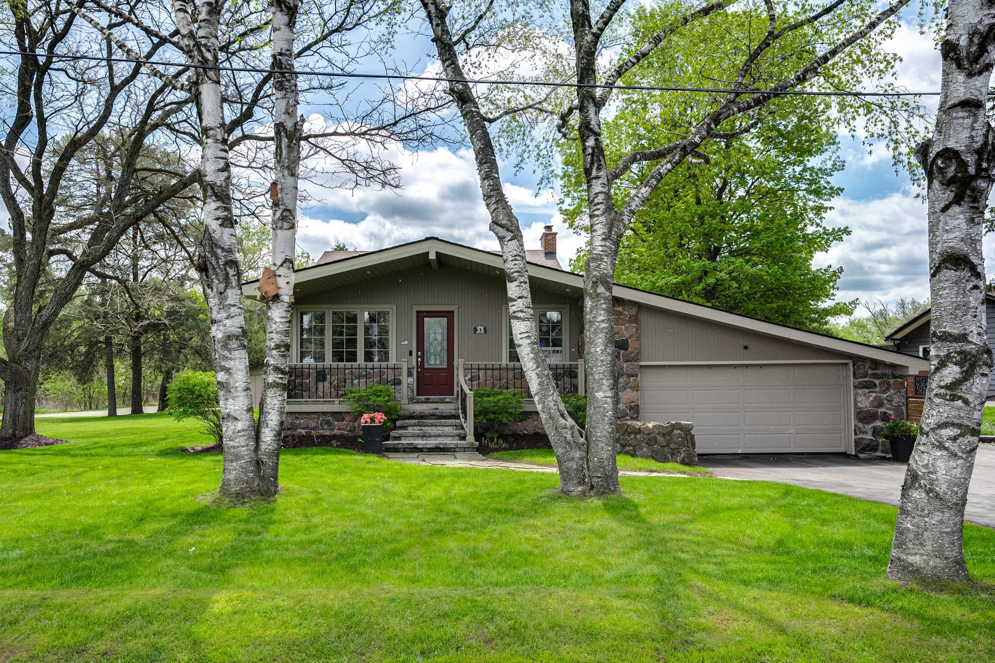 33 Joyce Blvd Gormley, ON L4A 4N4