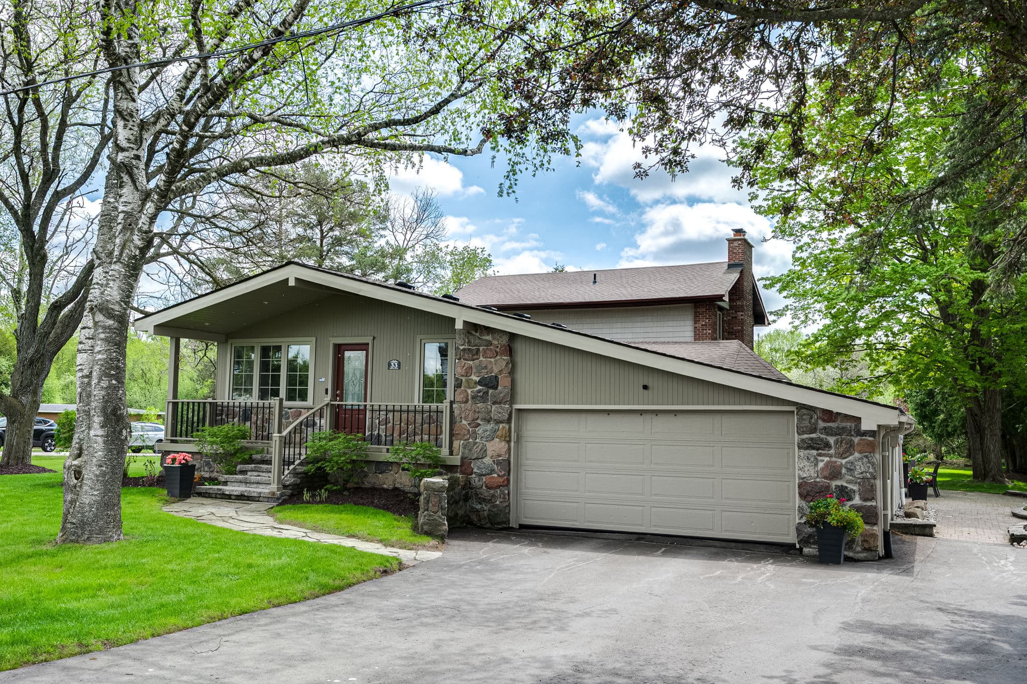 33 Joyce Blvd Gormley, ON L4A 4N4