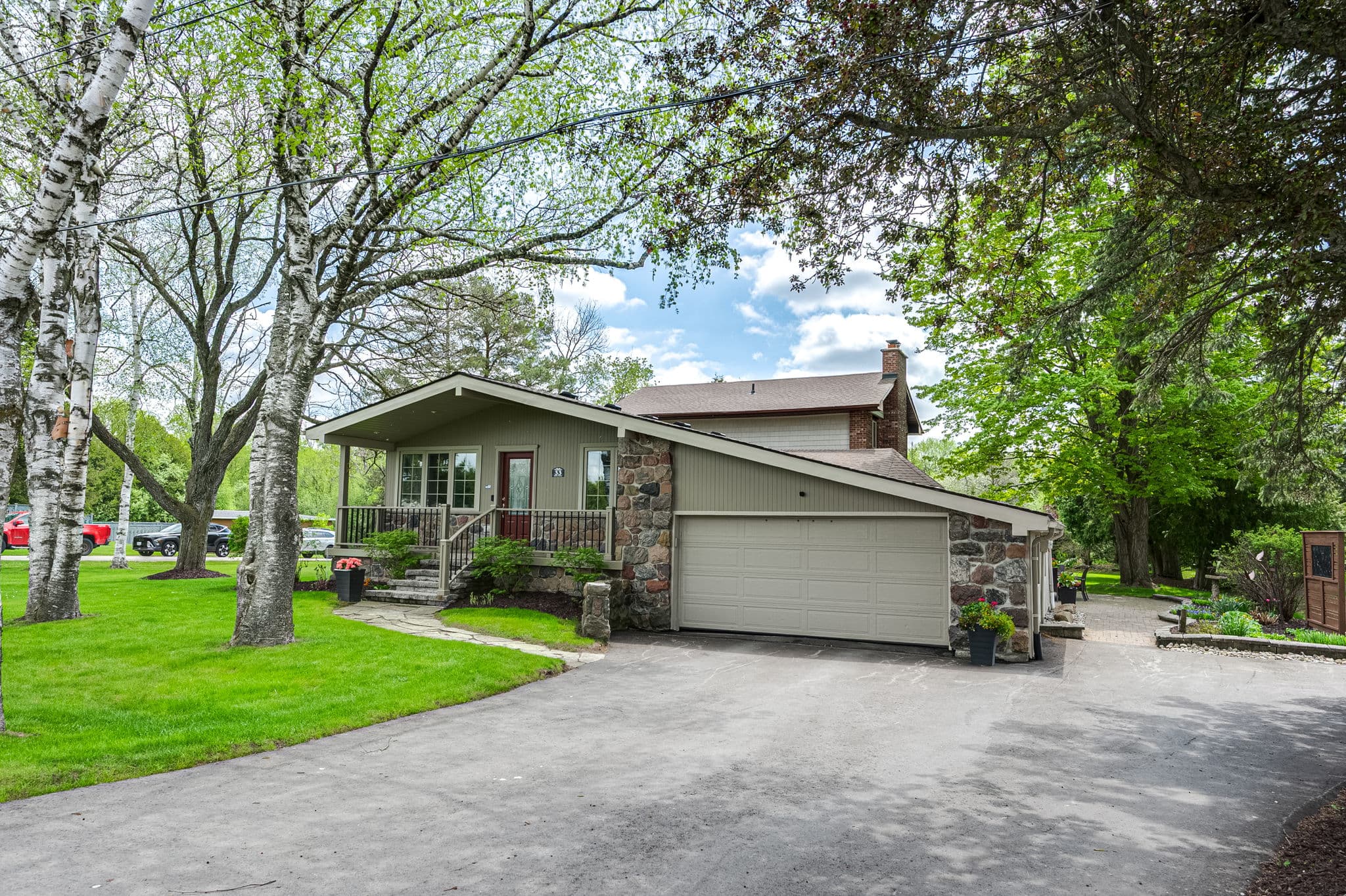 33 Joyce Blvd Gormley, ON L4A 4N4
