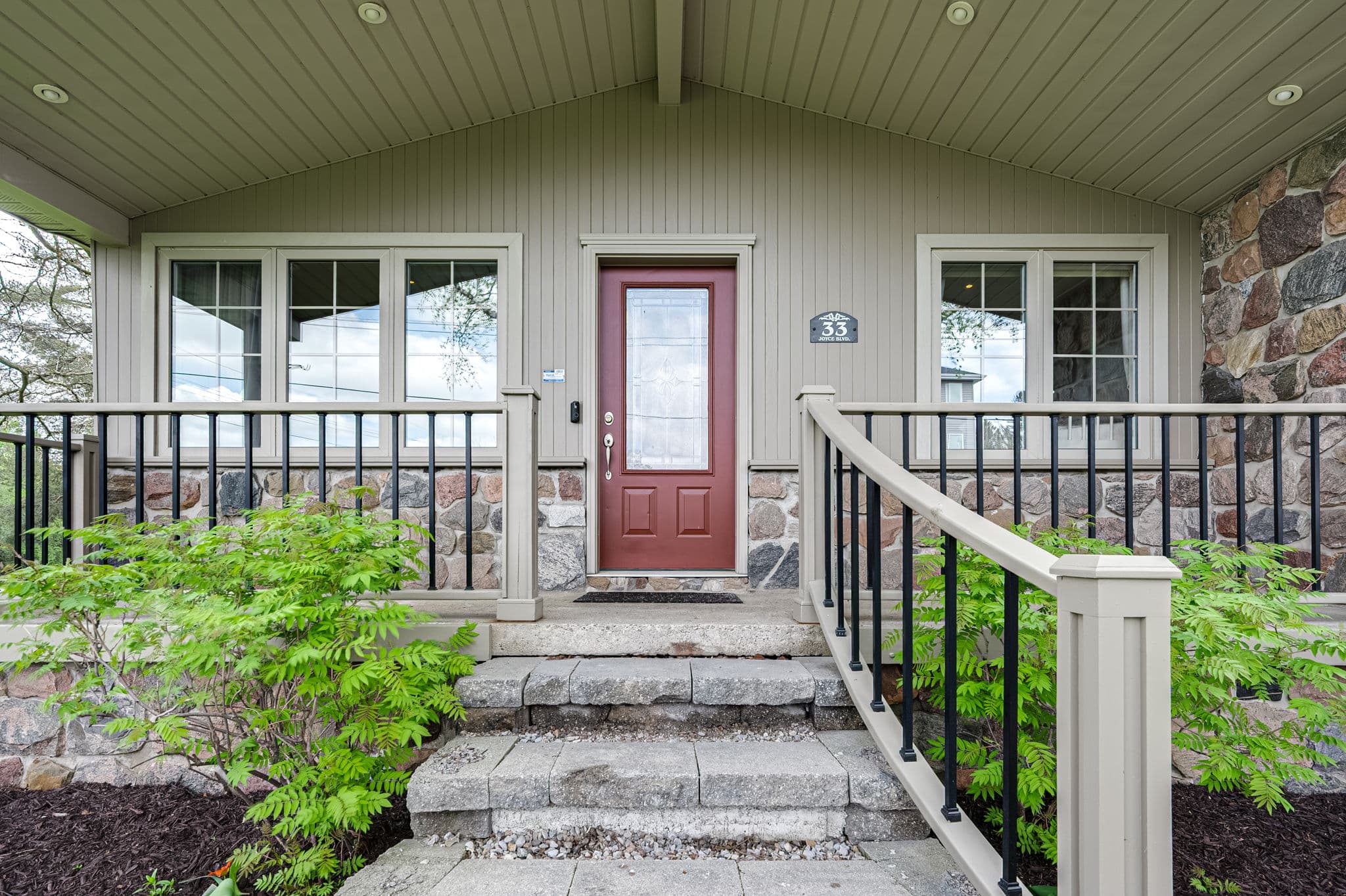 33 Joyce Blvd Gormley, ON L4A 4N4