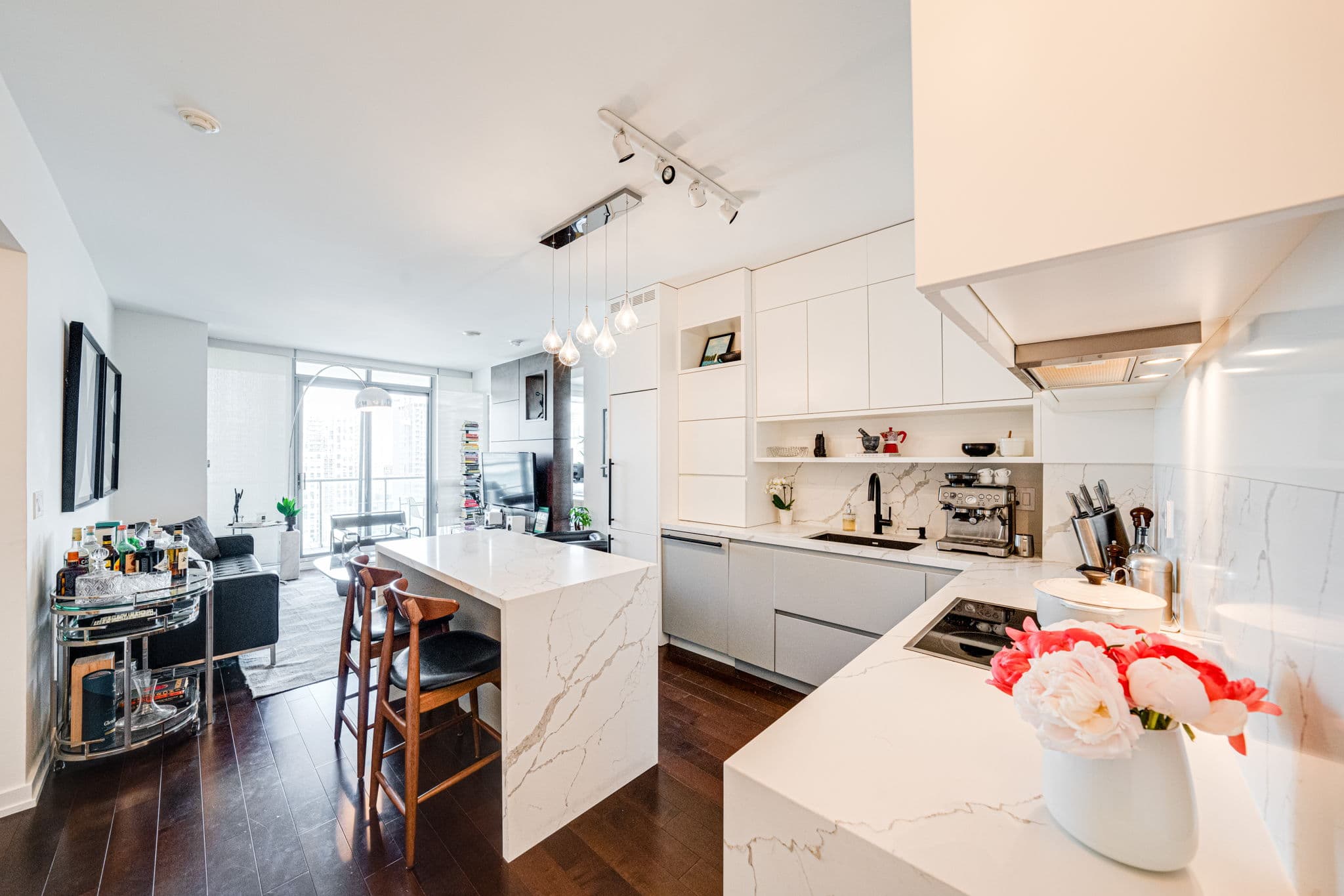 33 Lombard St Unit 2004 Toronto, ON M5C 3H8