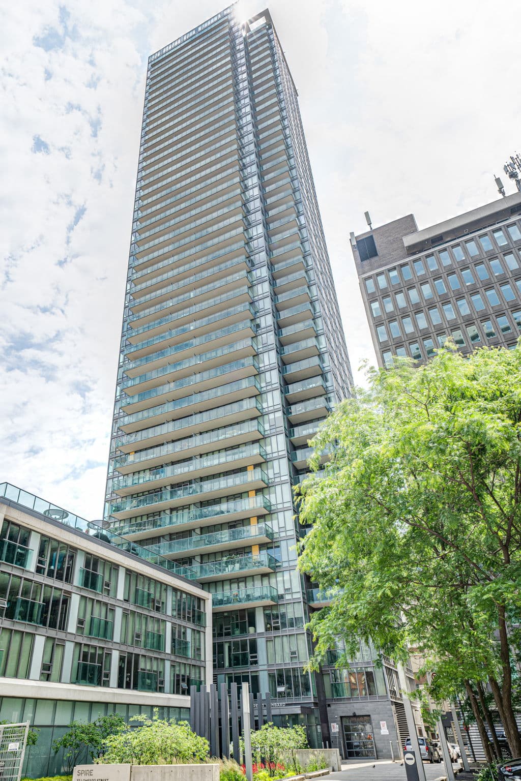 33 Lombard St Unit 2004 Toronto, ON M5C 3H8