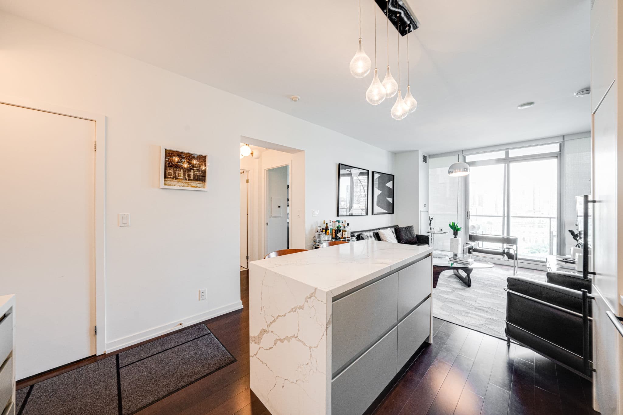 33 Lombard St Unit 2004 Toronto, ON M5C 3H8