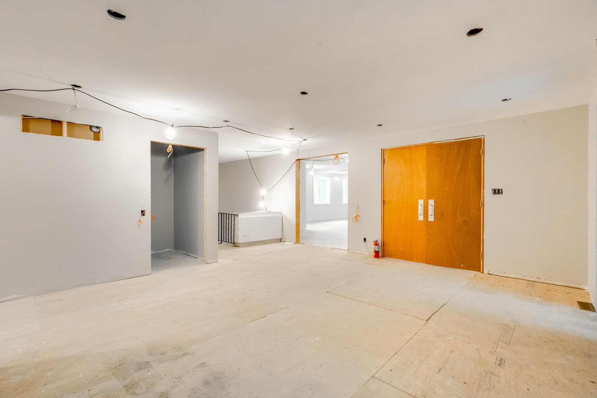33 Wellington St E Aurora, ON L4G 1H4