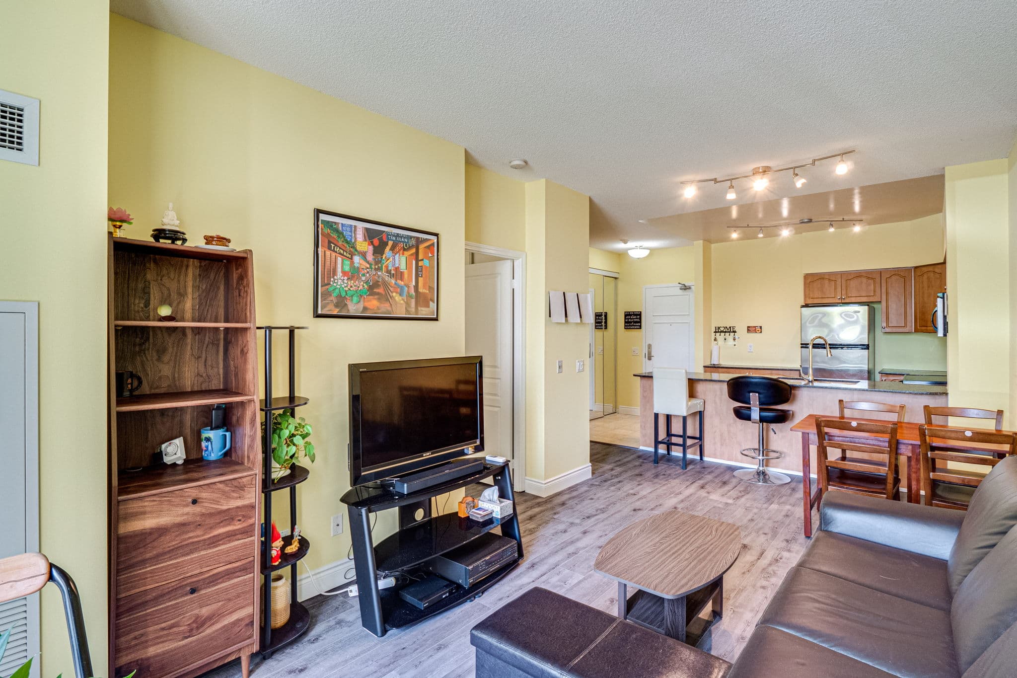 330 Red Maple Rd 106 Richmond Hill, ON L4C 0T6